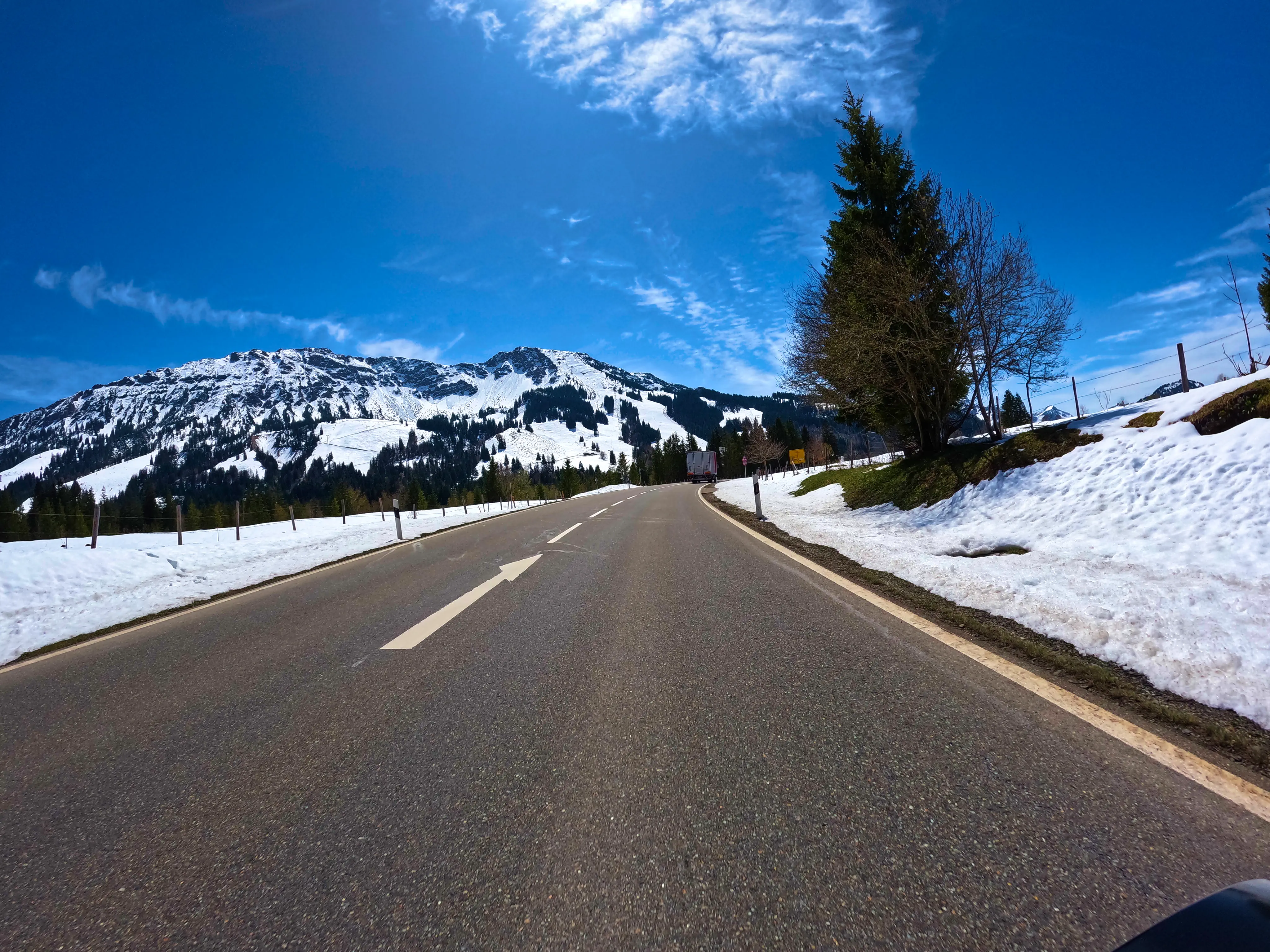 Langgezogene Kurve rechts