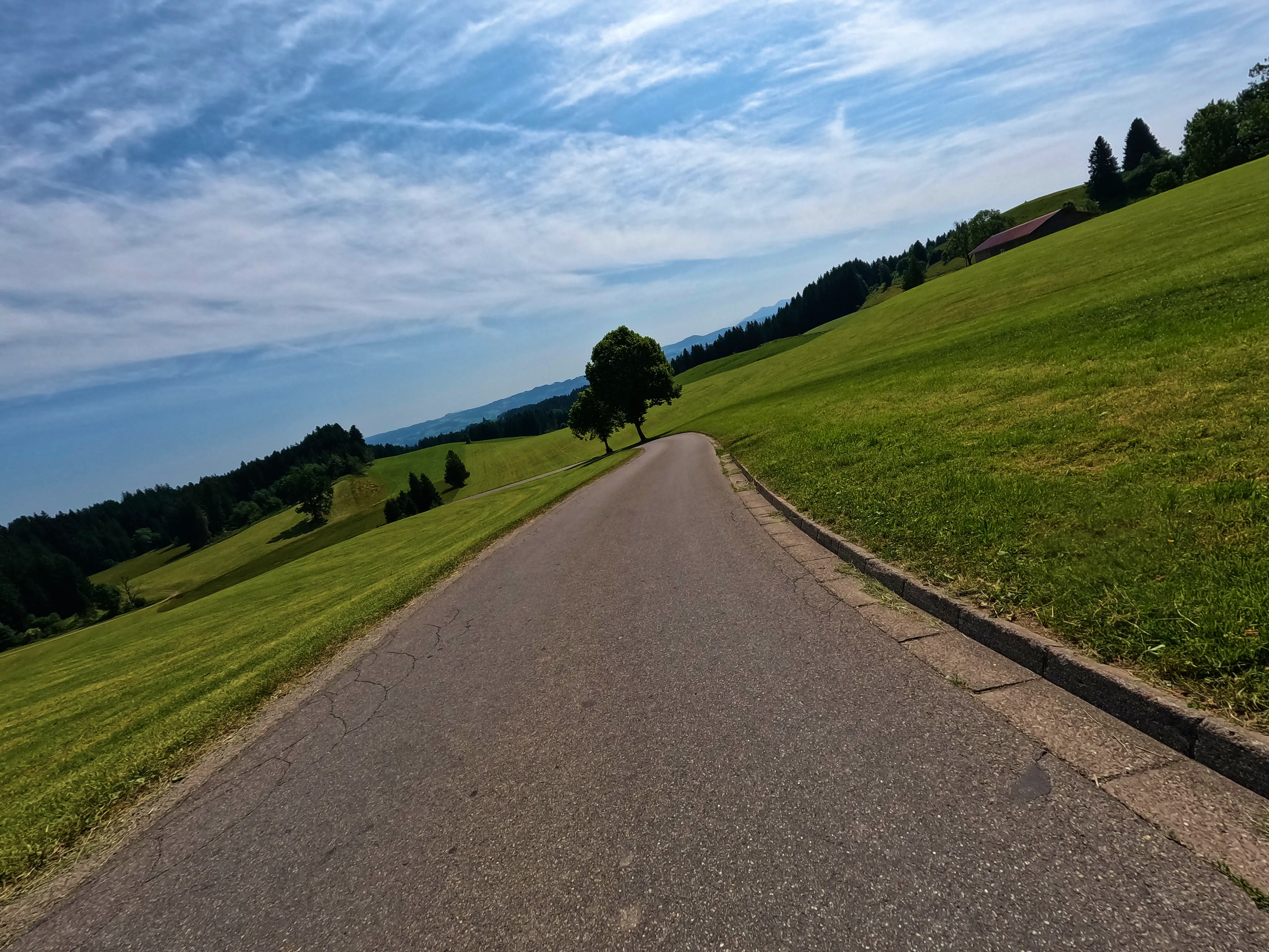 Über kleine Straßen &hellip;