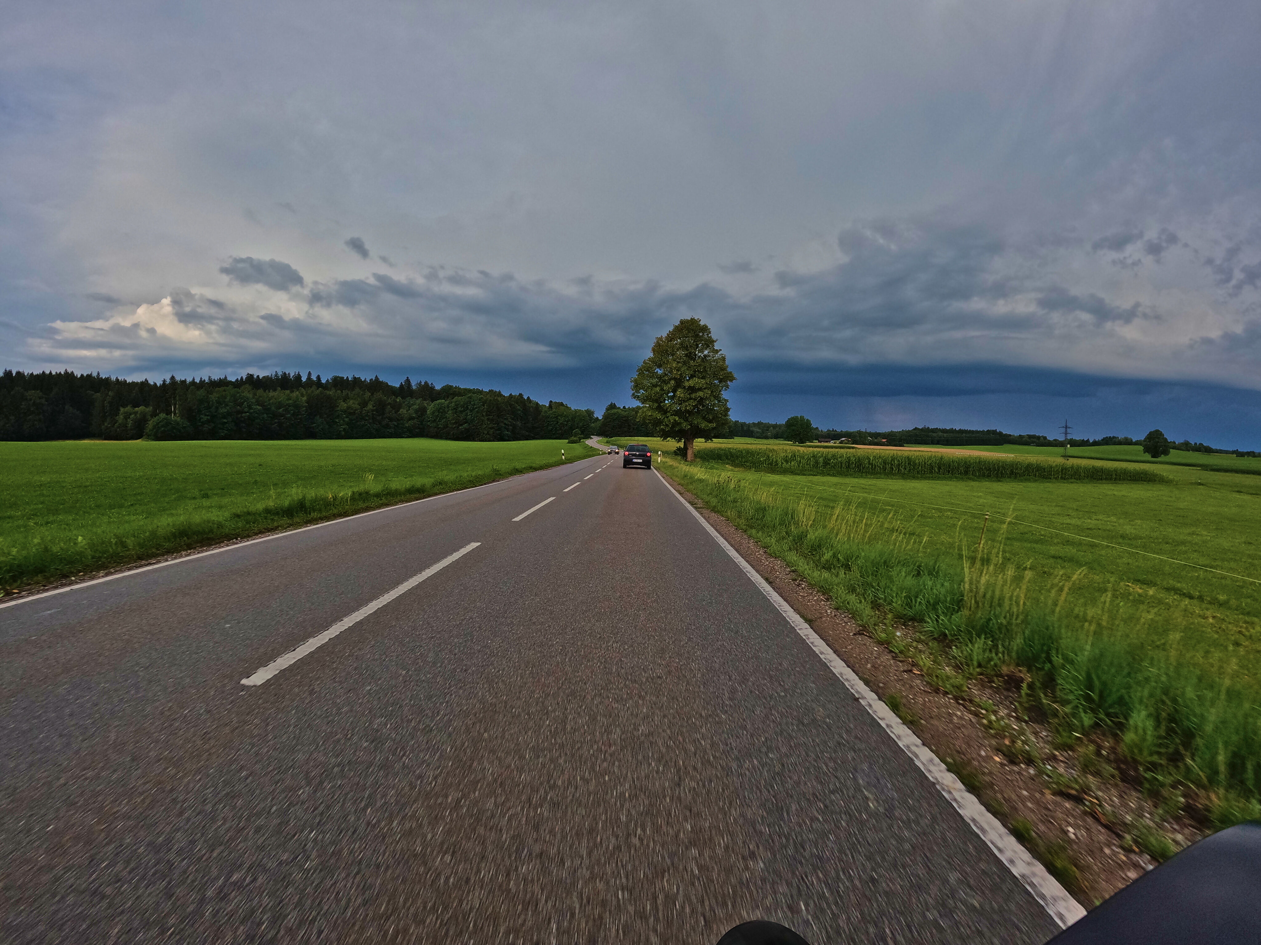 &hellip; zieht mittig &hellip;