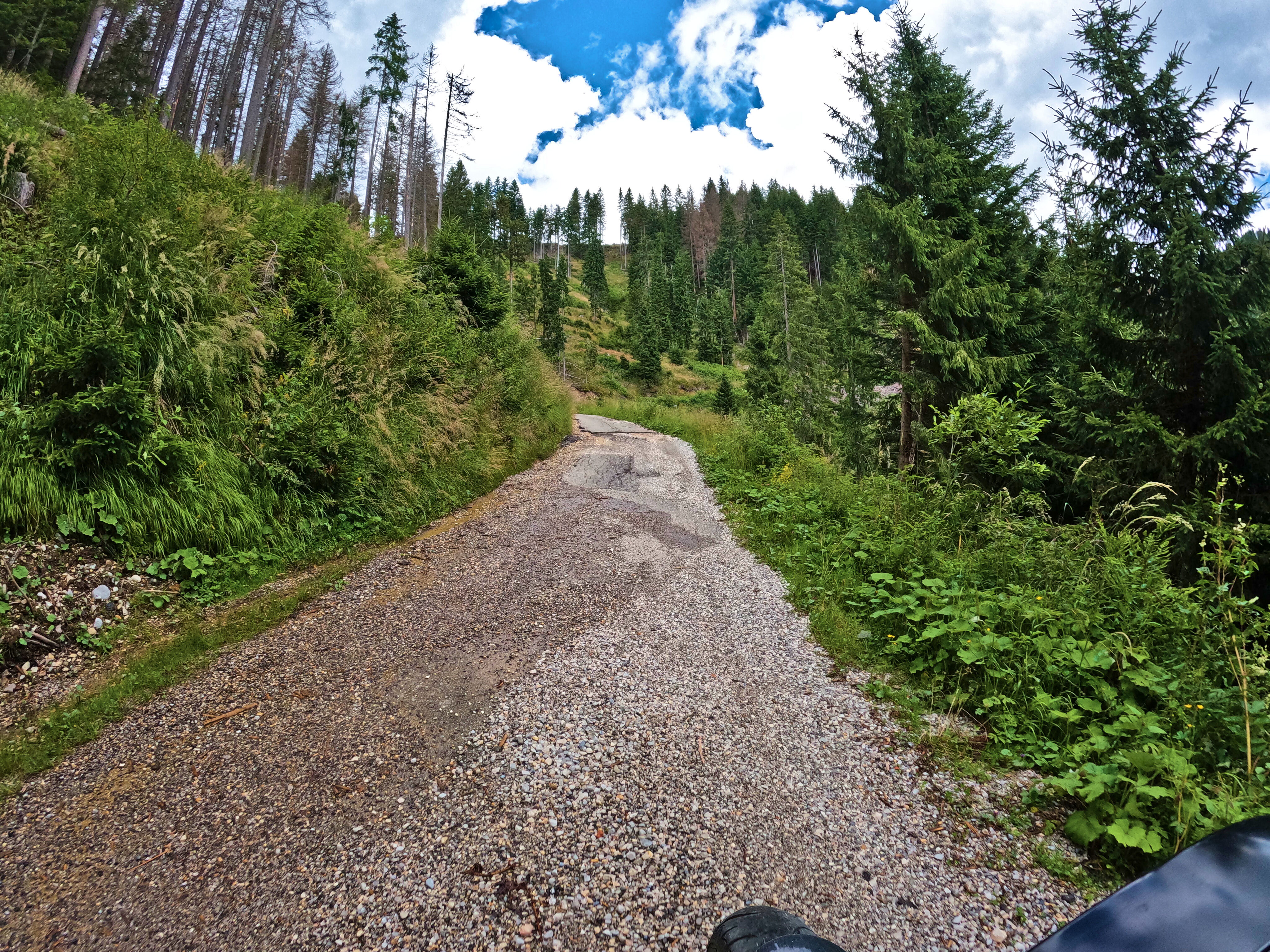 &hellip; gefolgt von mehr Schotter &hellip;
