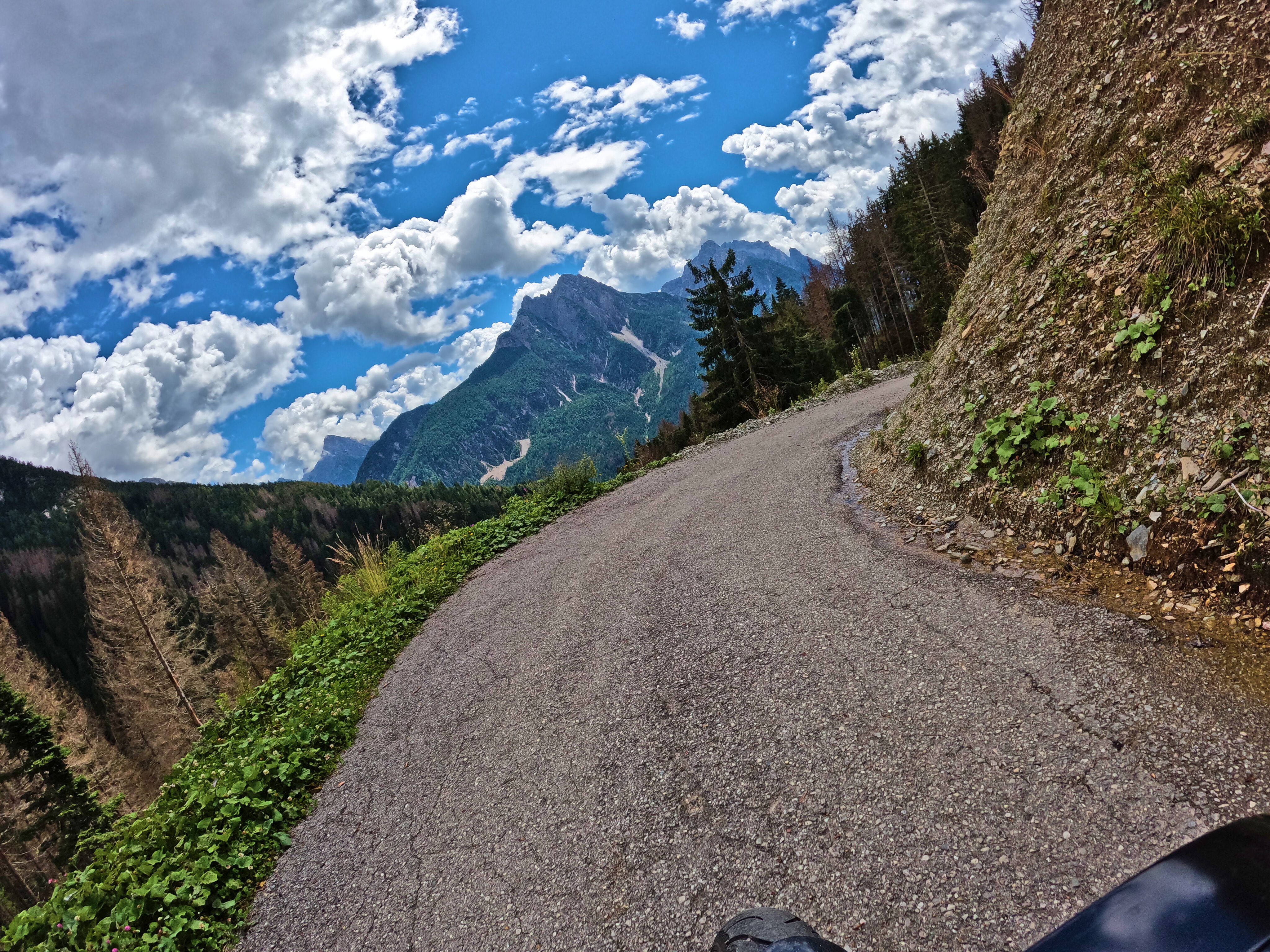 &hellip; wieder asphaltiert.