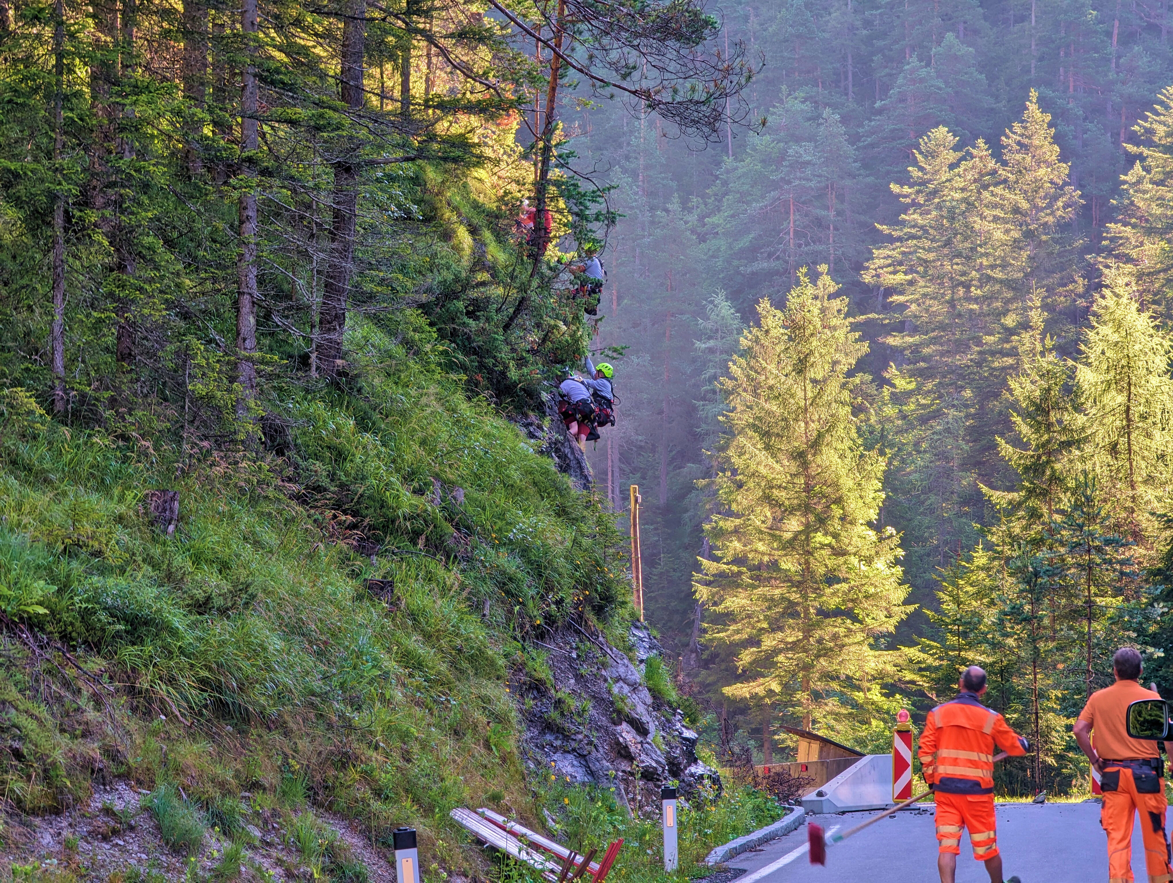 &hellip; &ldquo;Hangsicherungsmaßnahmen&rdquo;