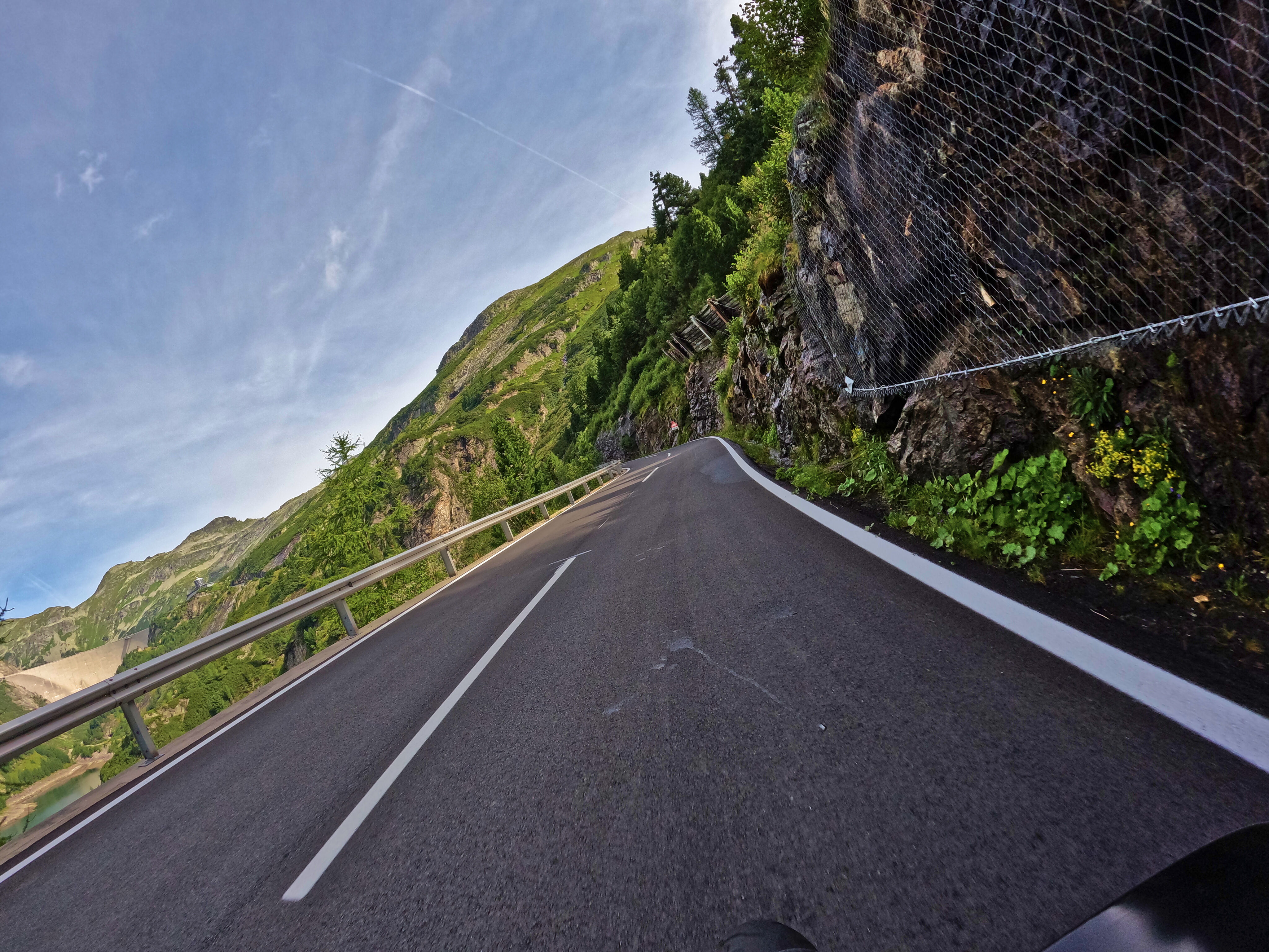 Sperrmauer bereits sichtbar