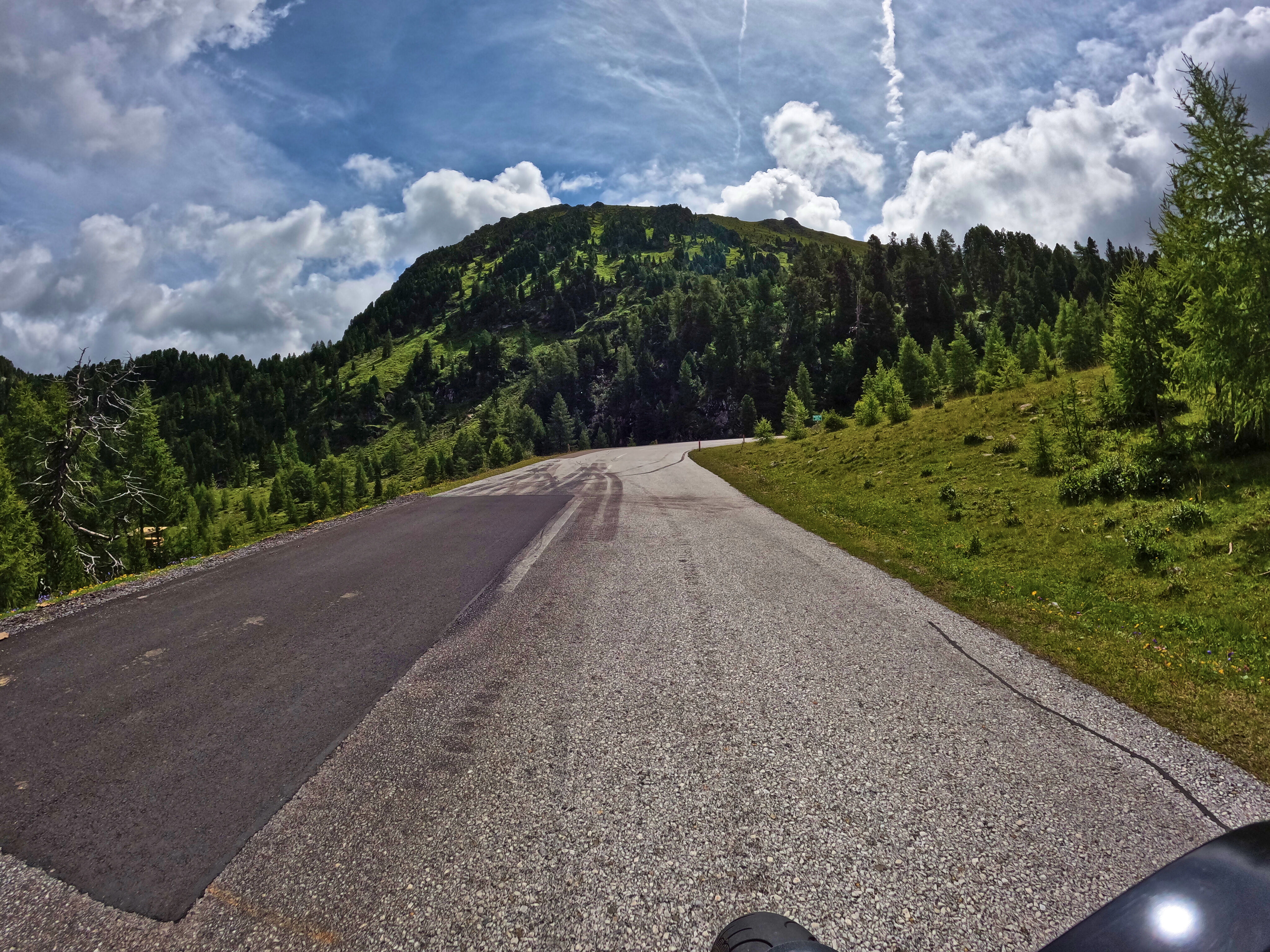 Frischer Asphalt, Berg voraus