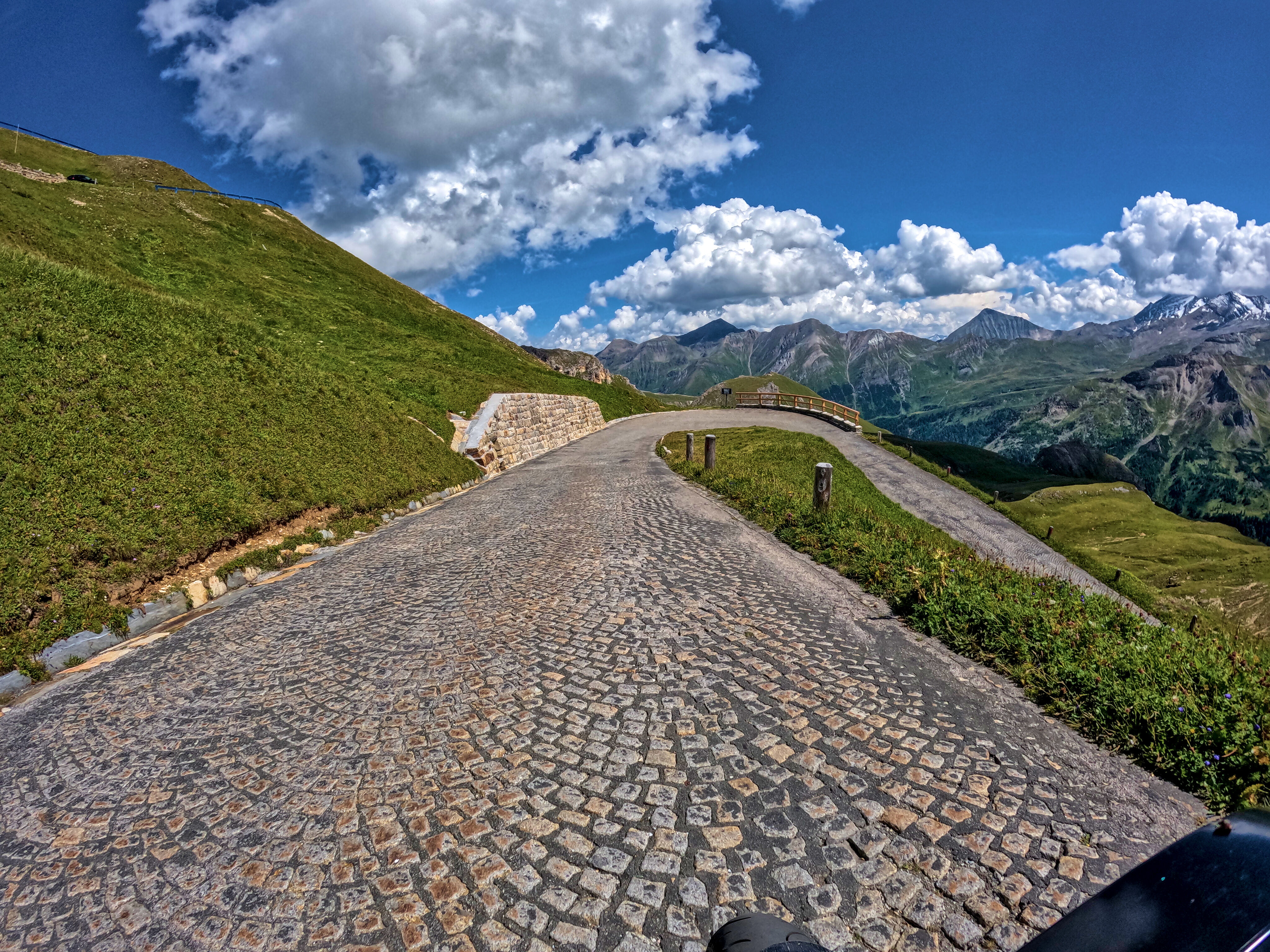 Kopfsteinpflaster wieder runter