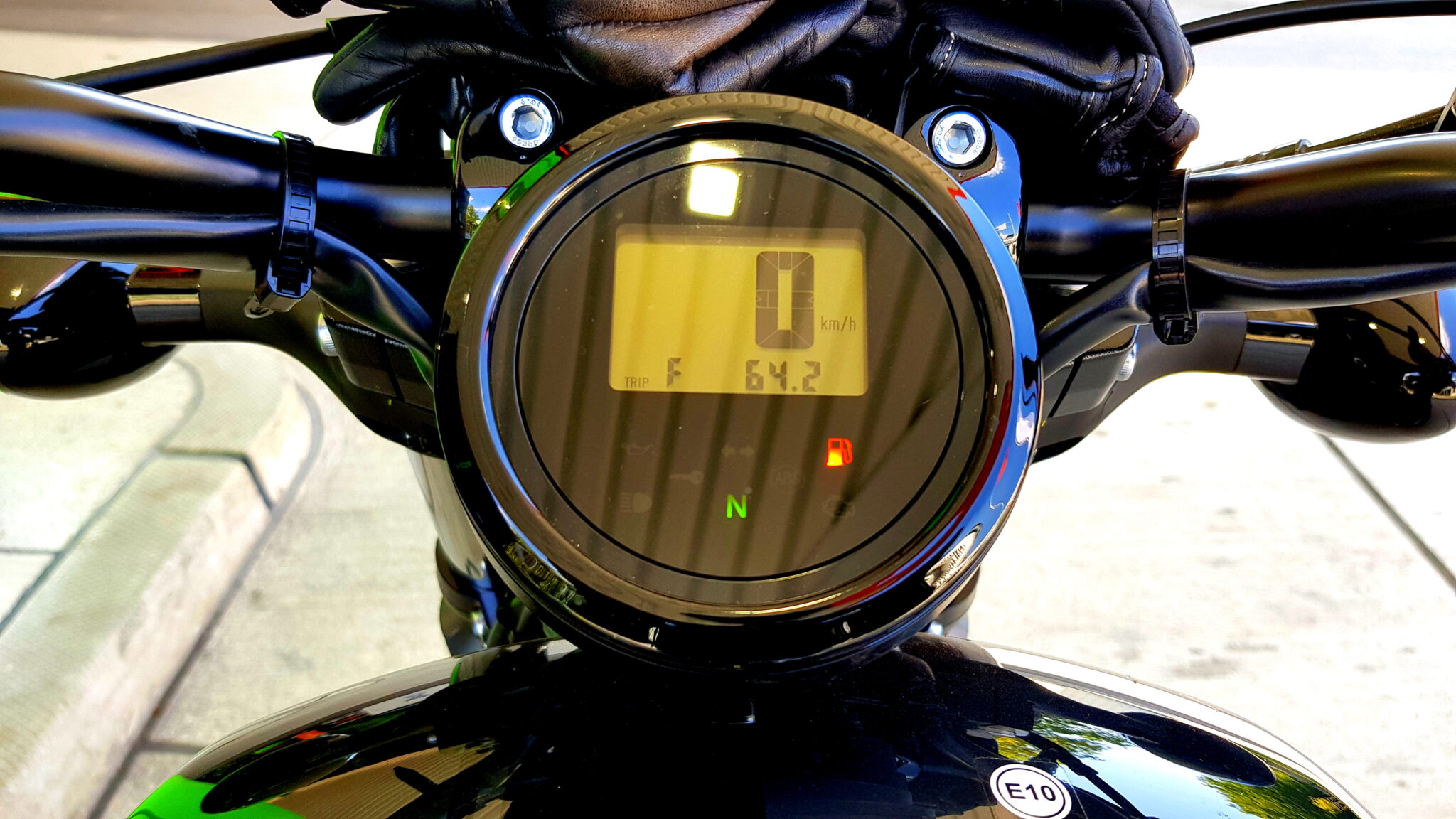 64,2 Kilometer nach Aufleuchten der Reservelampe – trotzdem noch Benzin im Tank