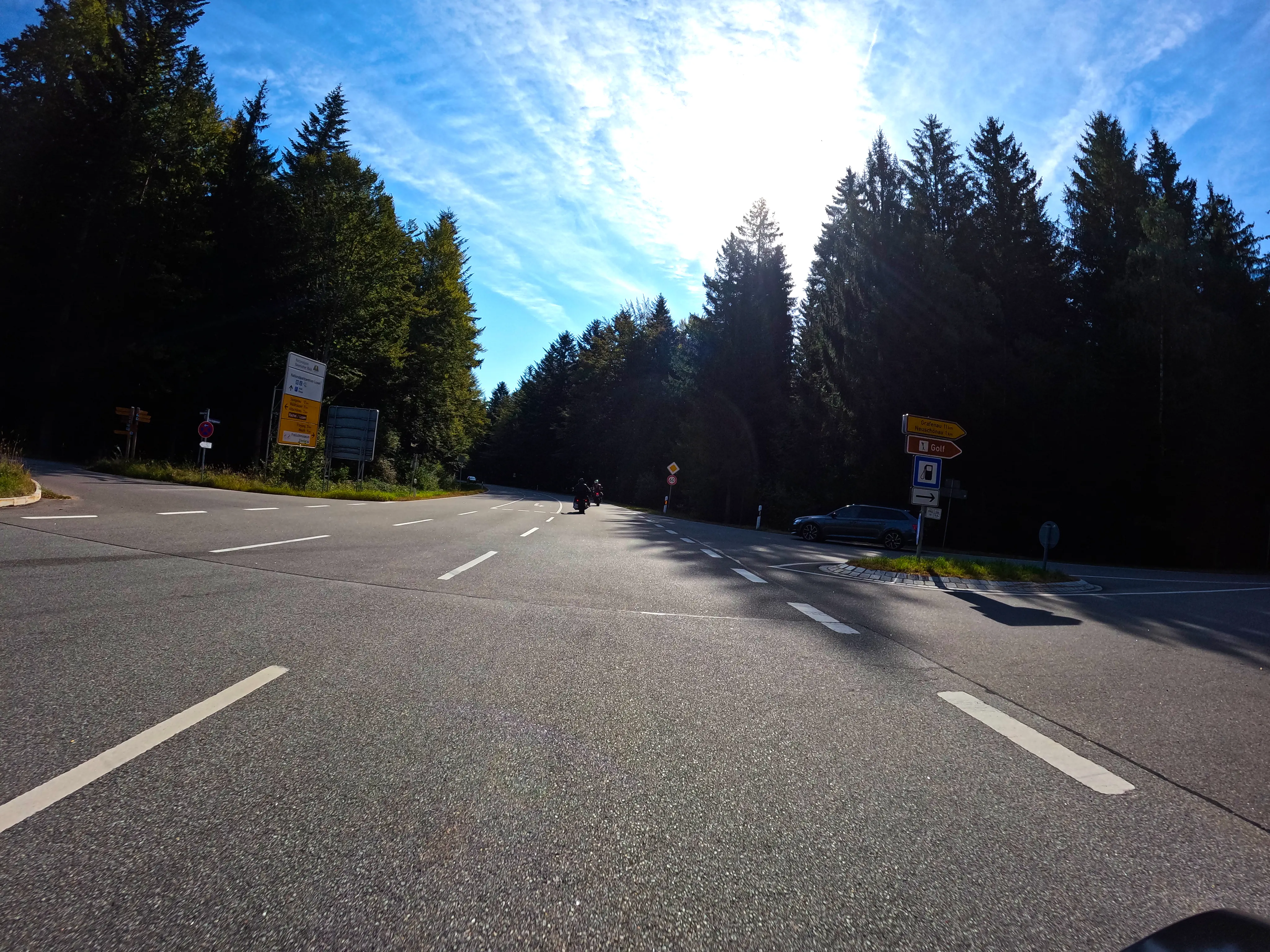 Anderen Motorradfahrern folgen