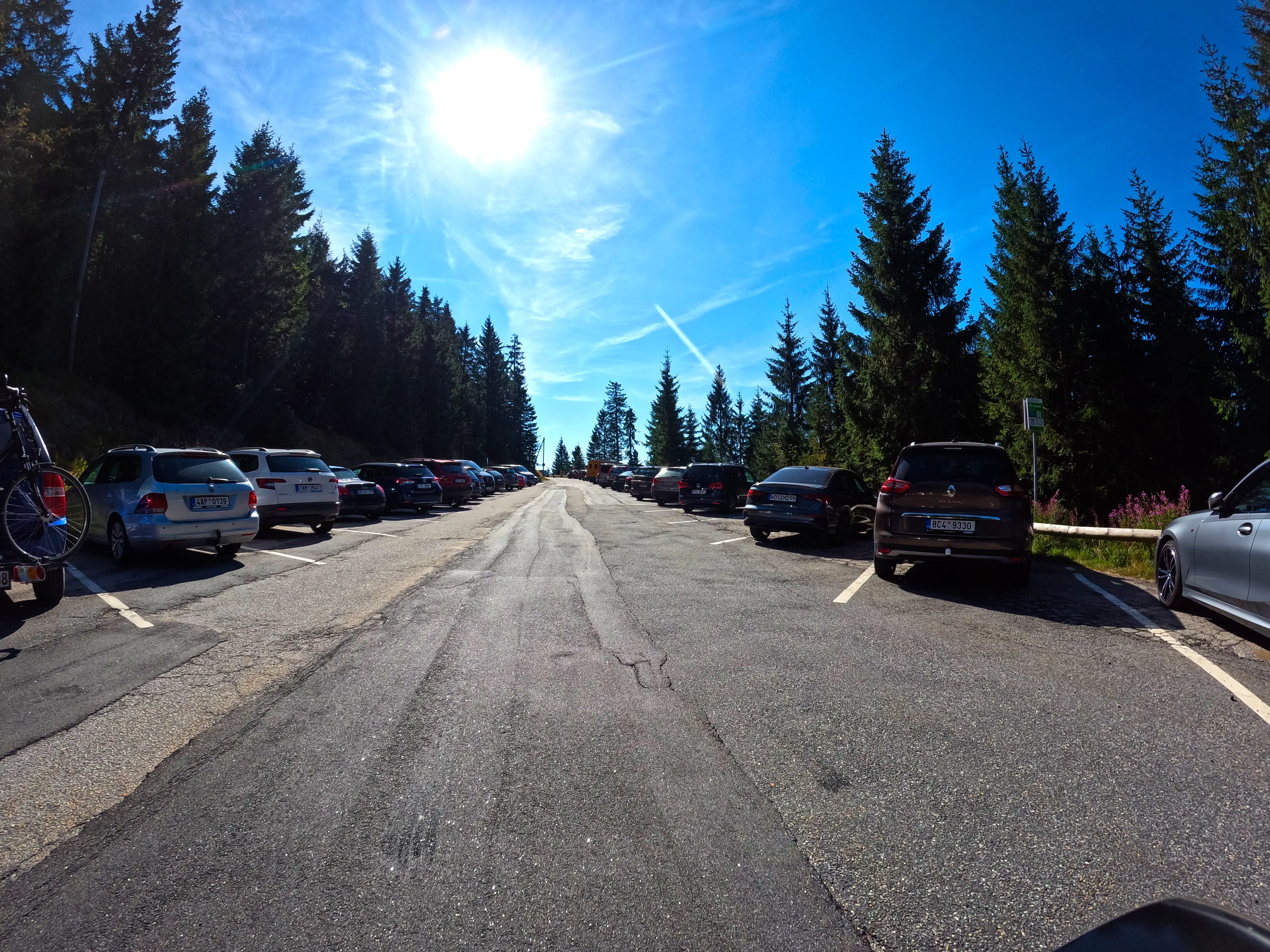 Einiges los am Parkplatz