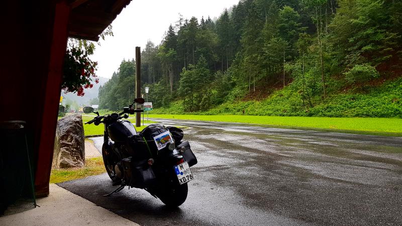 Featured image of post BÖSI - Teil 1: Vom Regen verfolgt