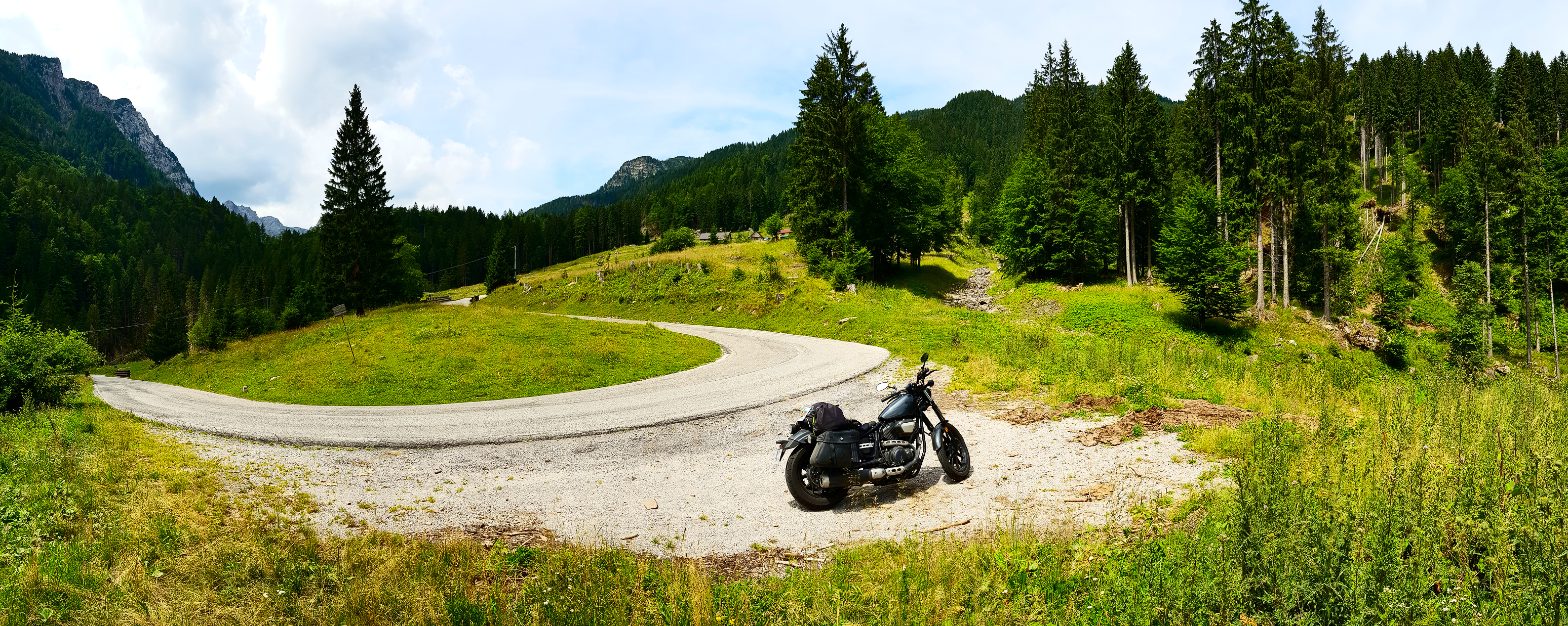 Nassfeldpass, die italienische Seite.
