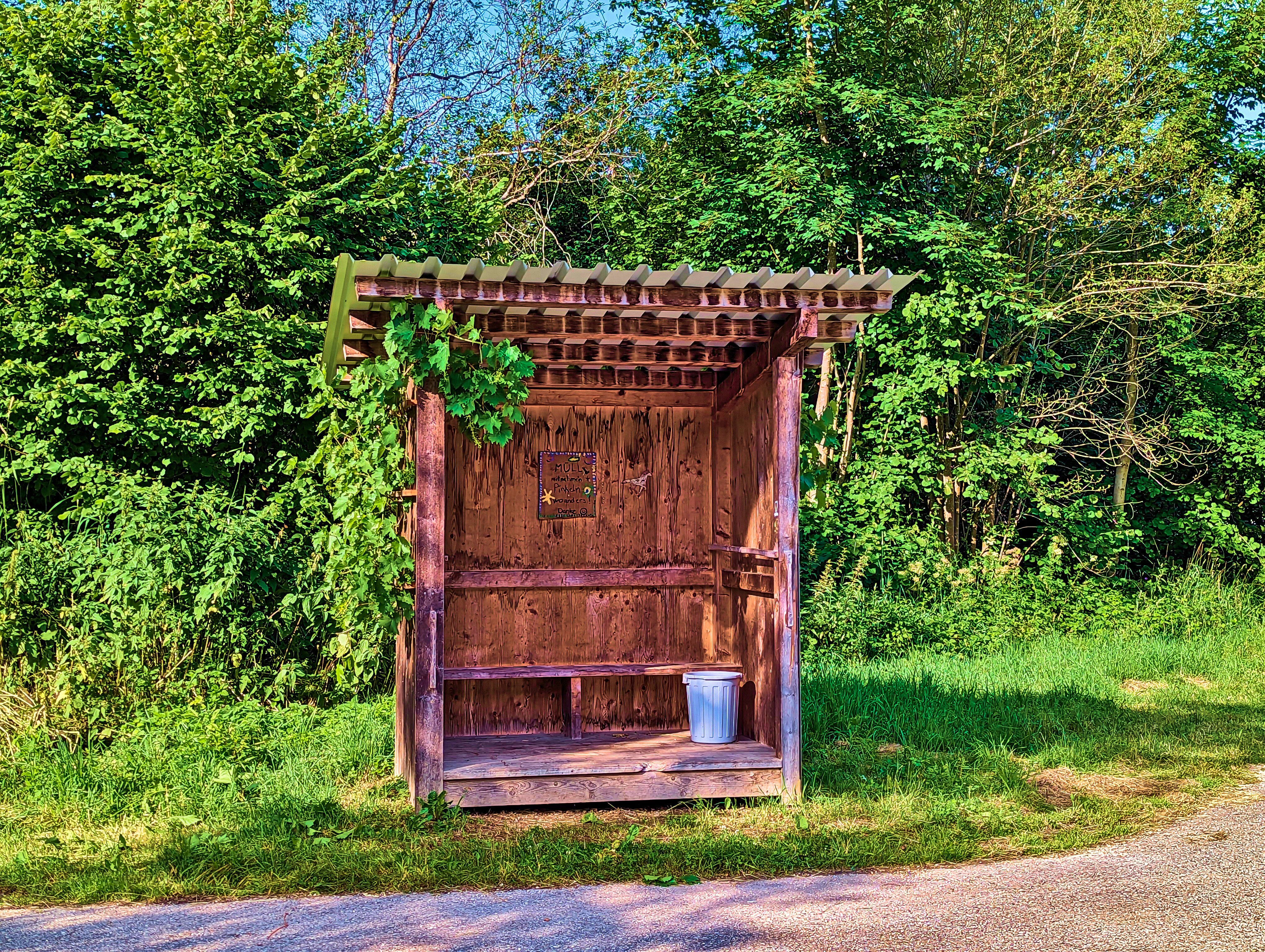 &ldquo;Müll mitnehmen + Pinkeln woanders! Danke&rdquo;