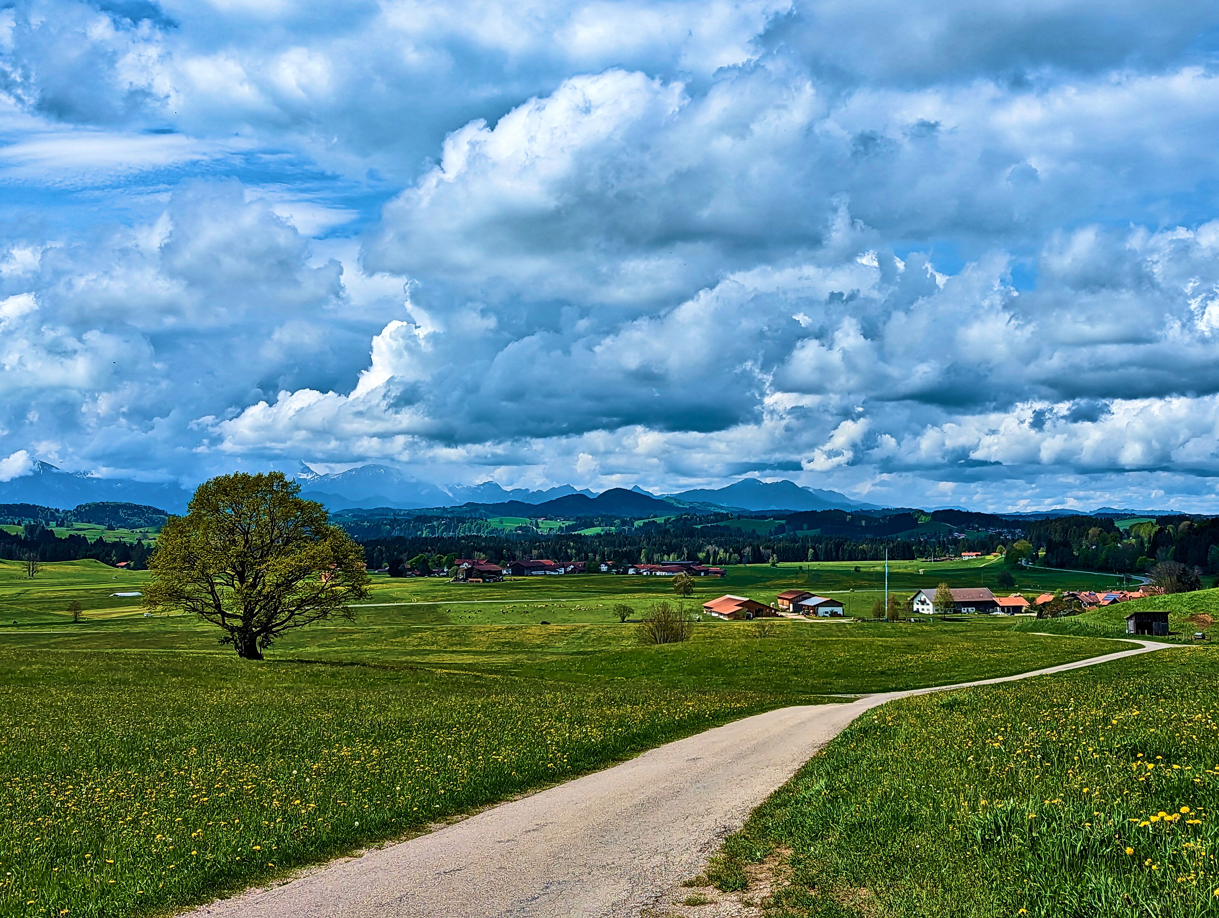 Und den Regen umfahren!
