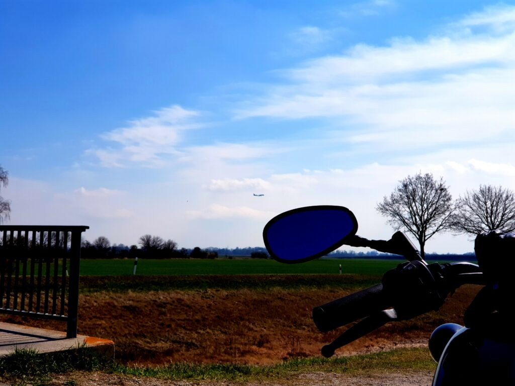 Das nächste Flugzeug - leider wieder im Anflug auf die falsche Landebahn