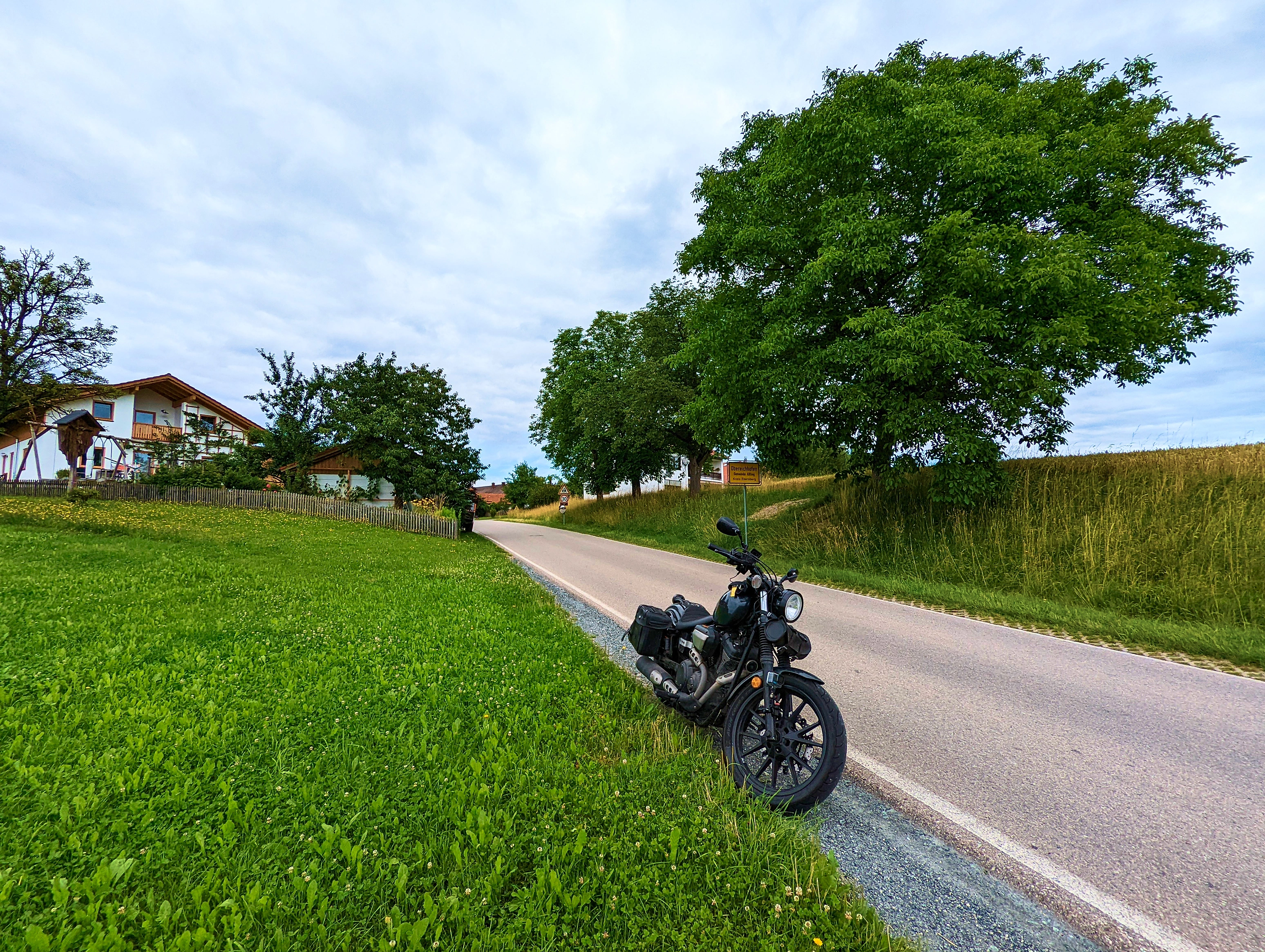 &hellip; am Ortsende von Oberelchhofen