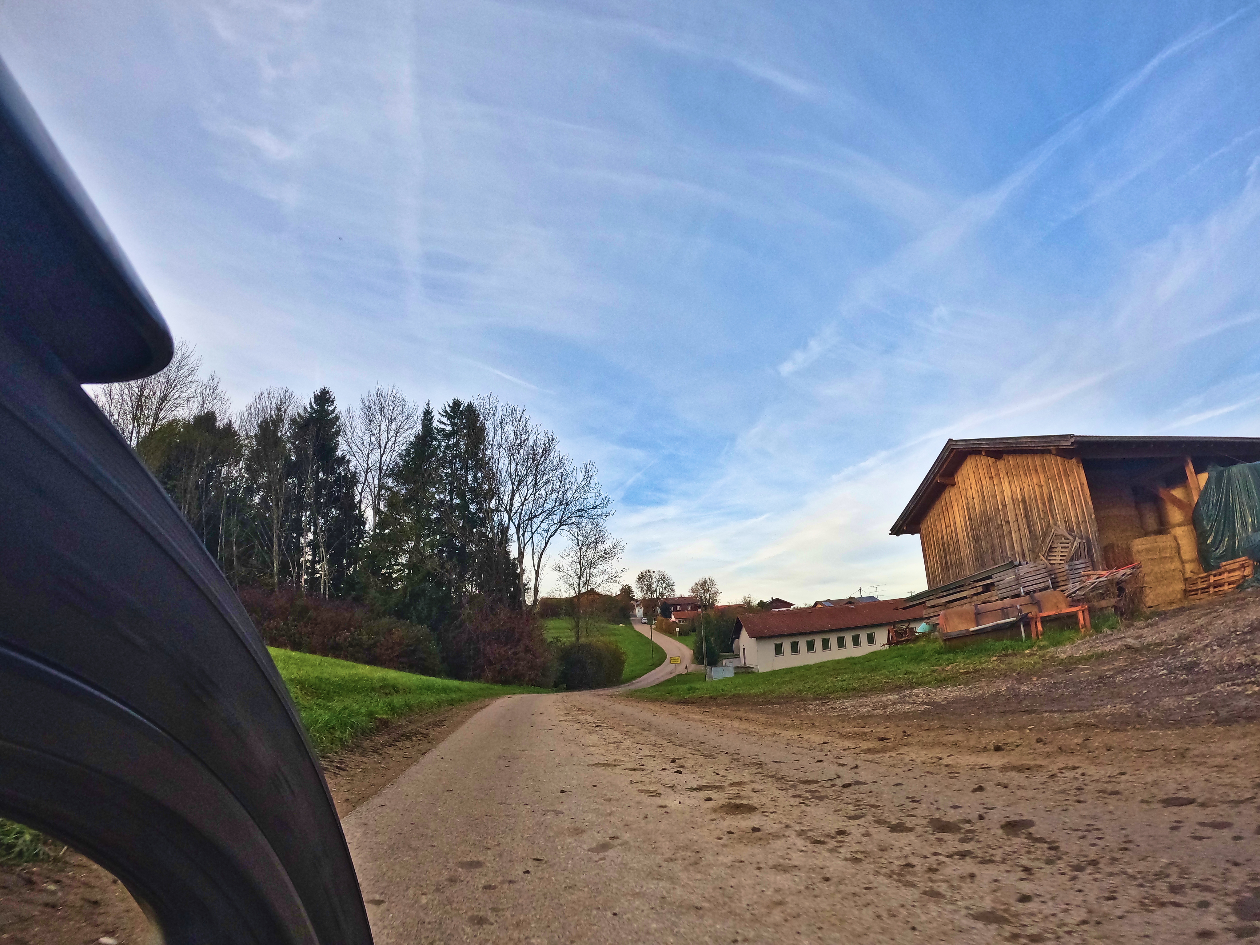 Verschmutzte Dorfwege