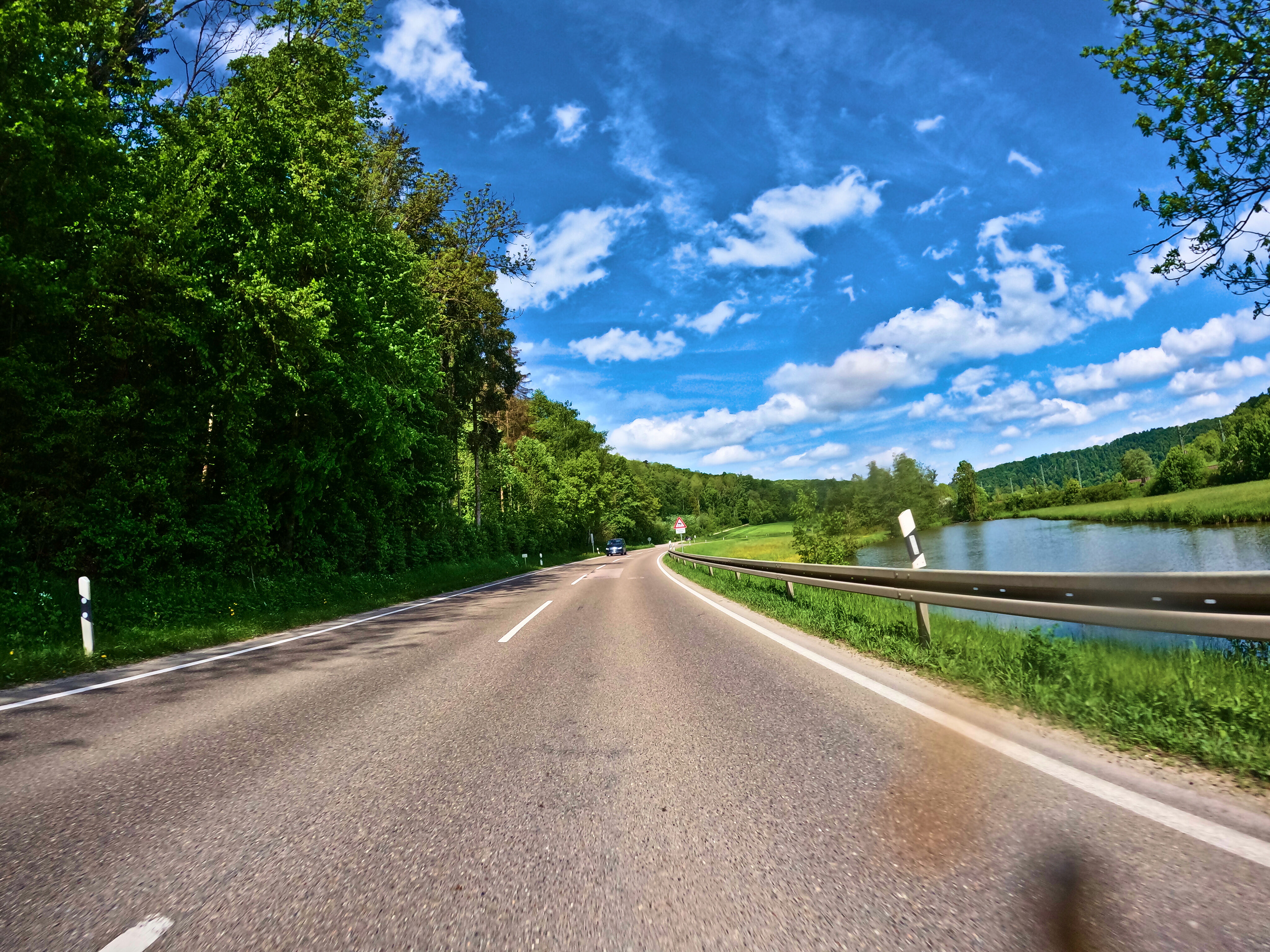 &hellip; und dann vorbei am Wasser.