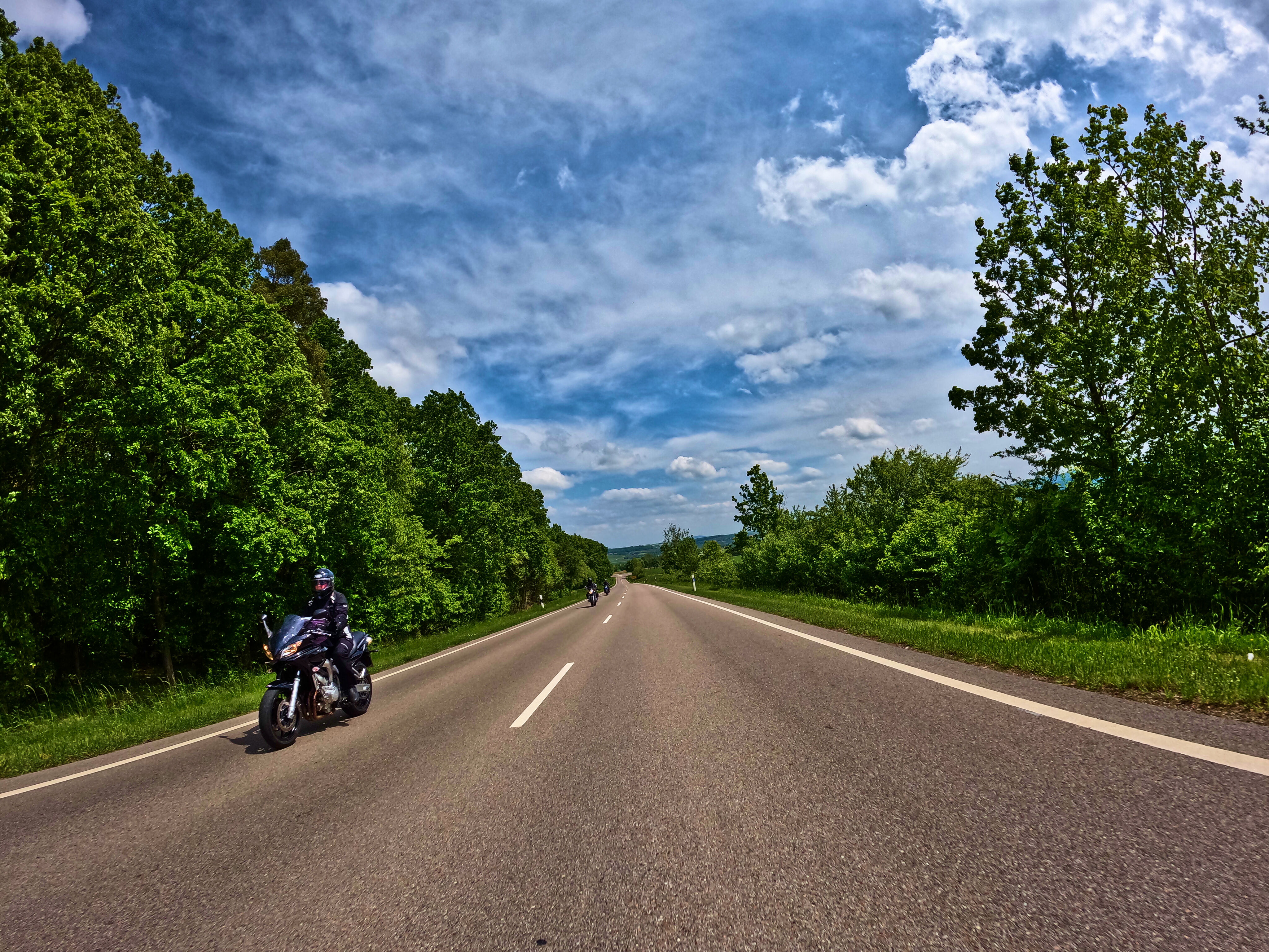 Viele Motorradfahrer unterwegs