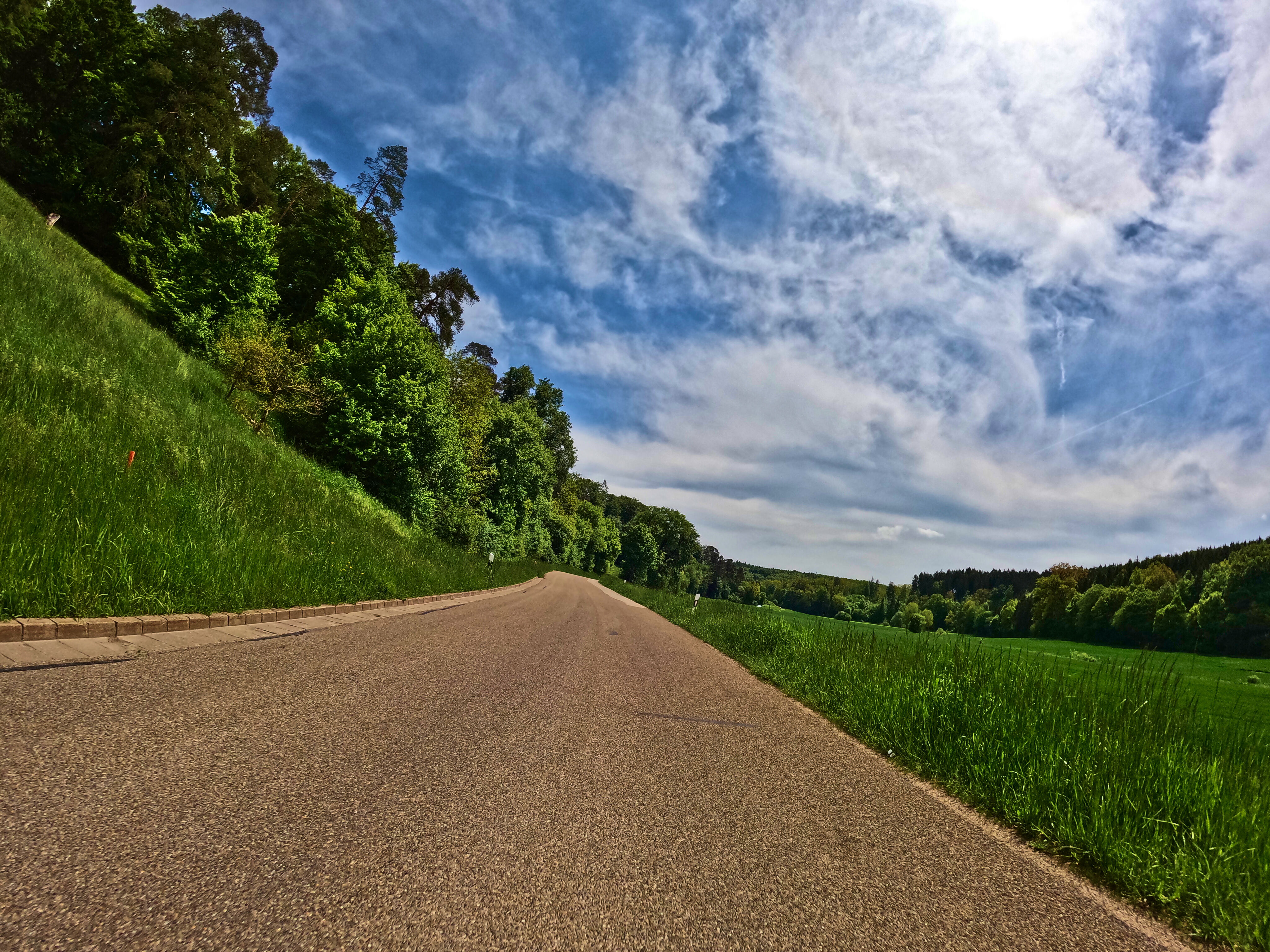 Kurvig über &hellip;