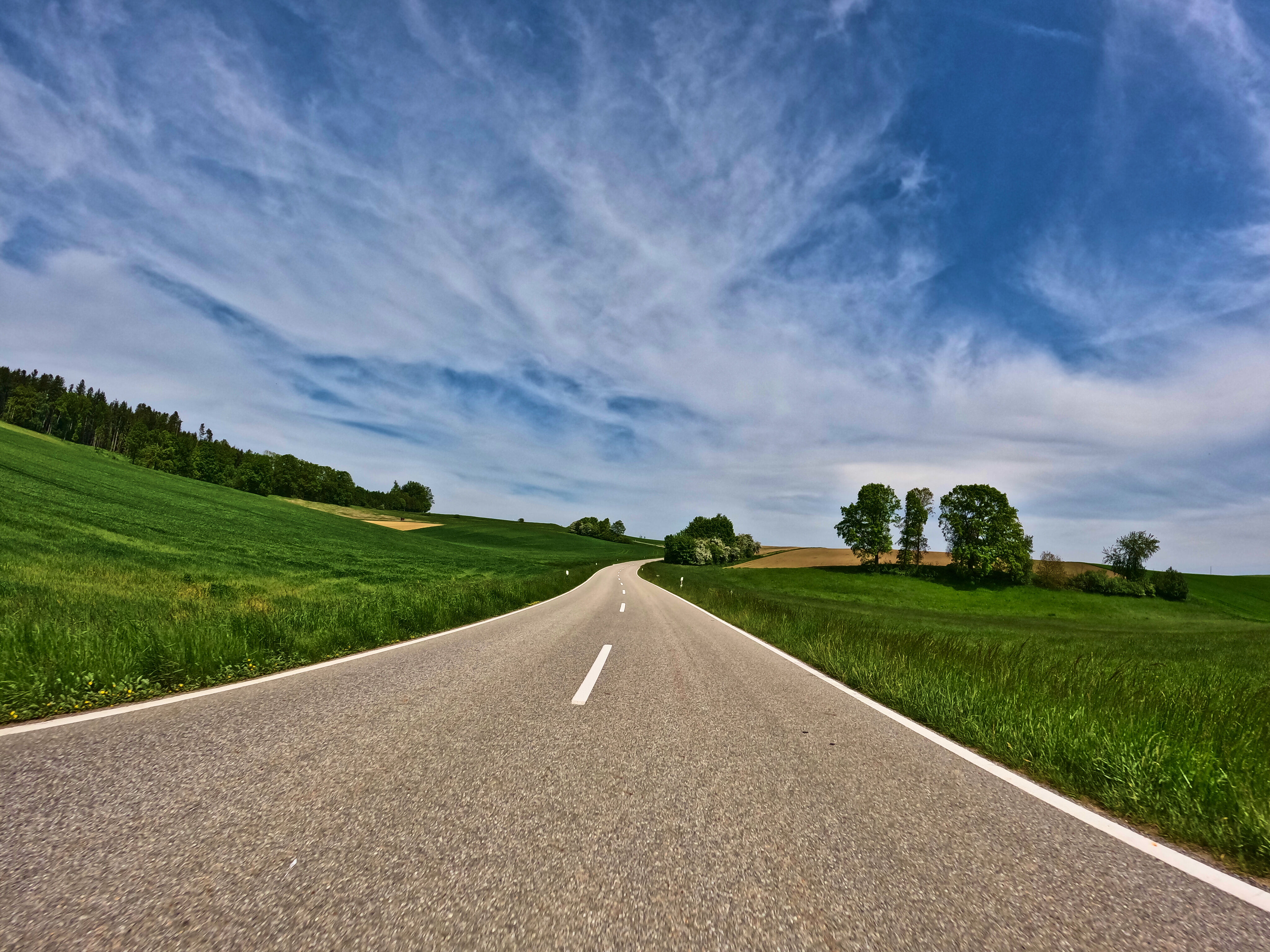 Sanfte Hügel, Kurven, &hellip;