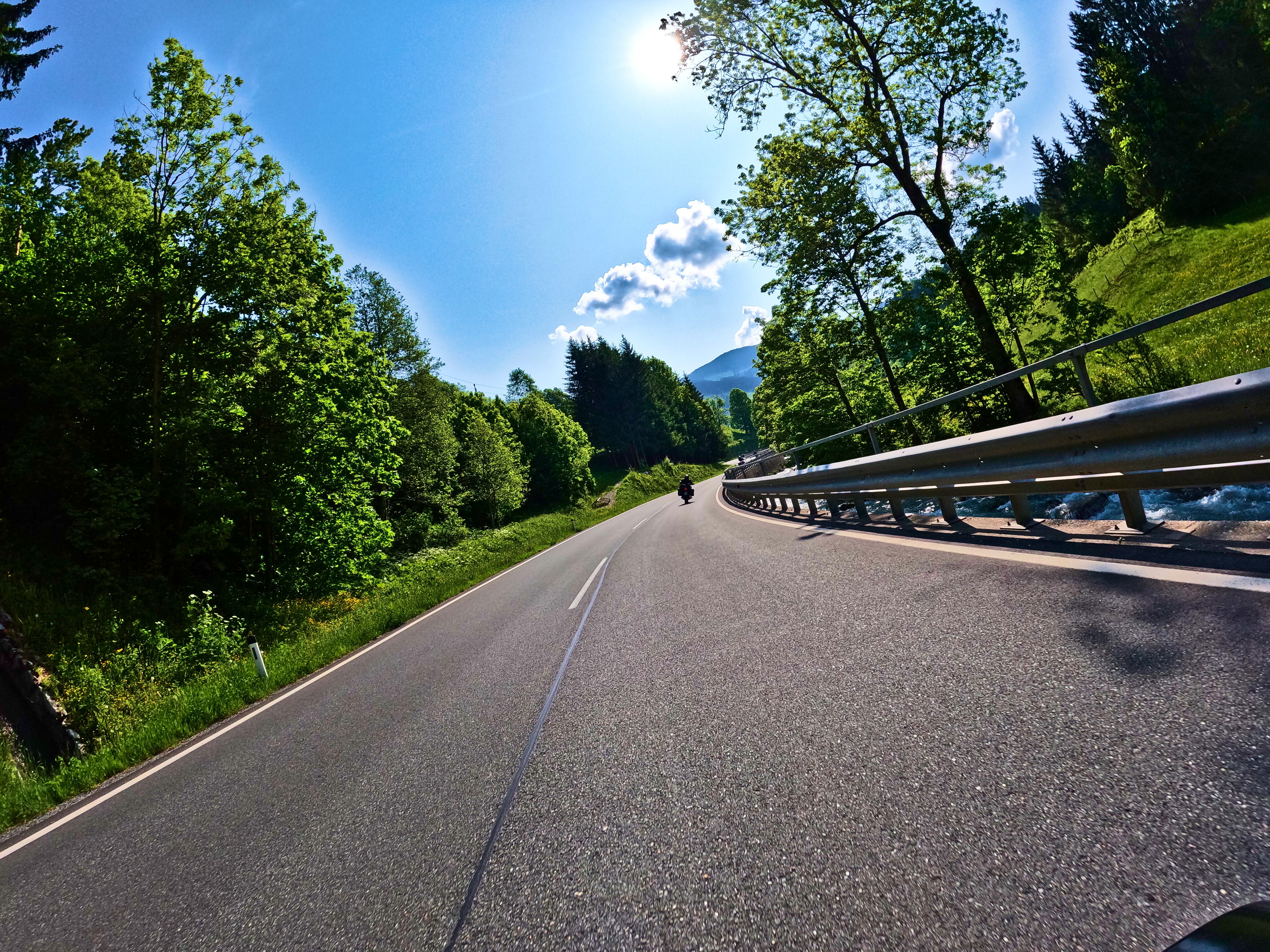 Über langezogene Kurven &hellip;