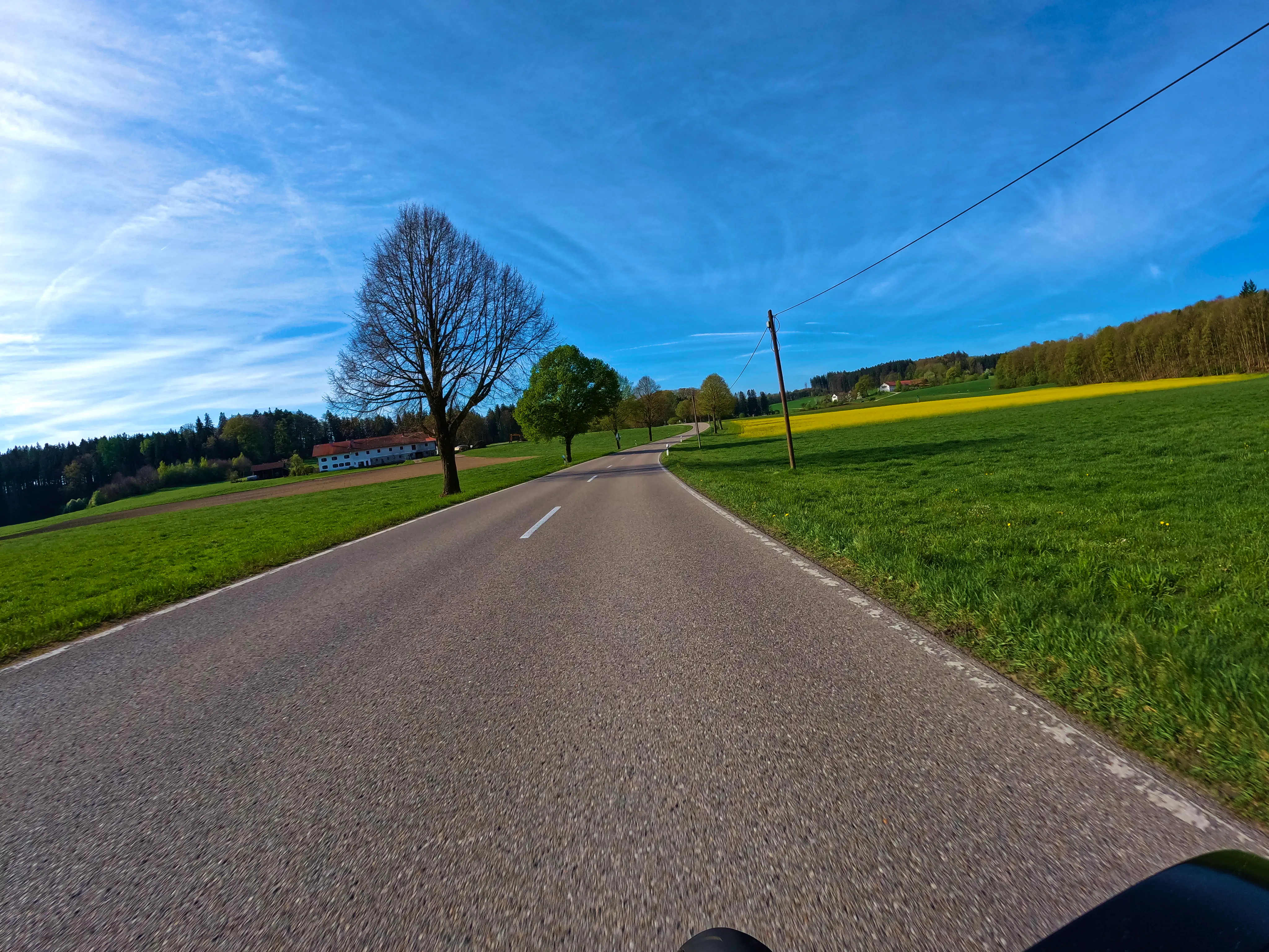 &hellip; über kurvige Straßen &hellip;