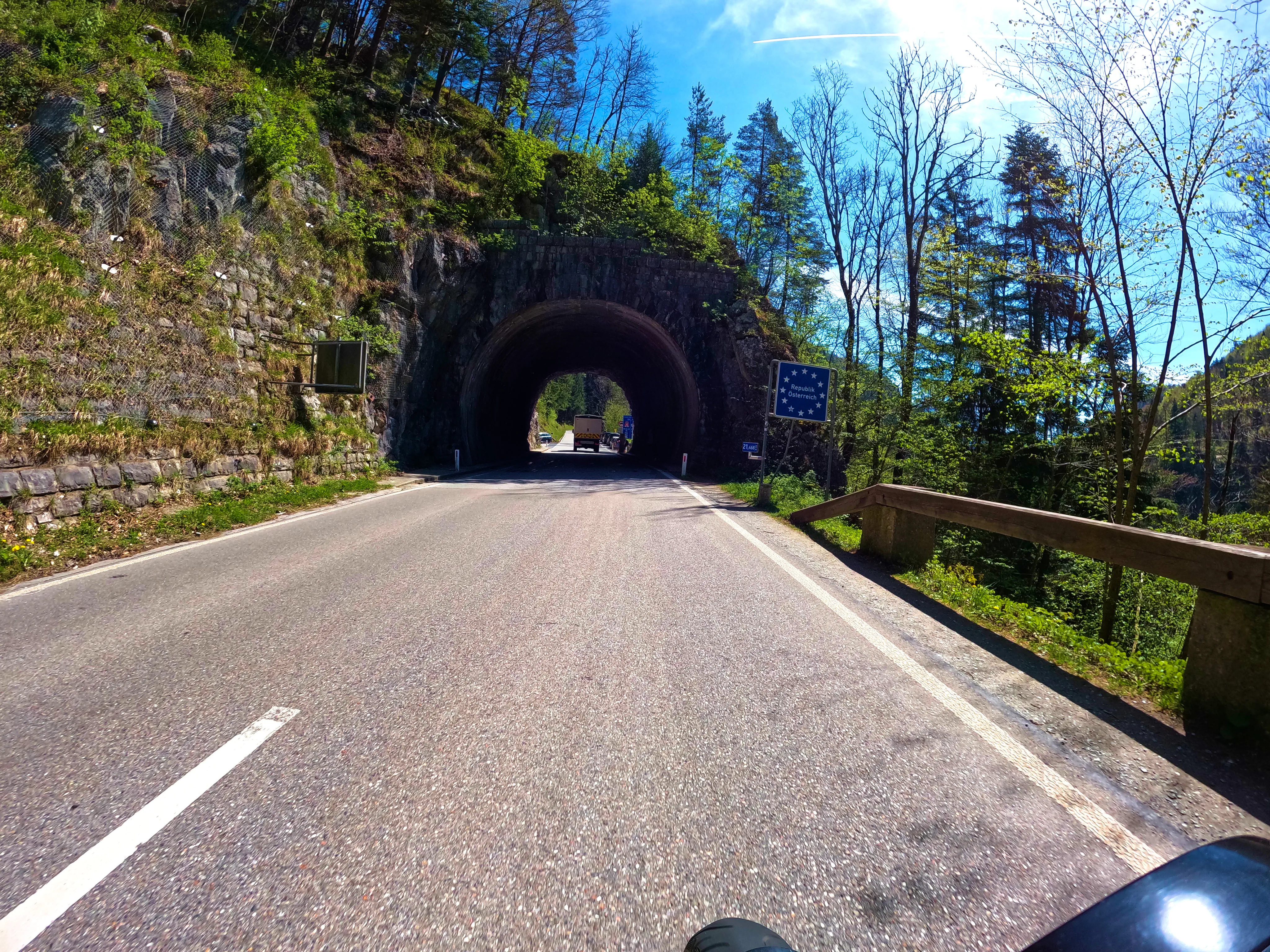 Durch den Tunnel&hellip;