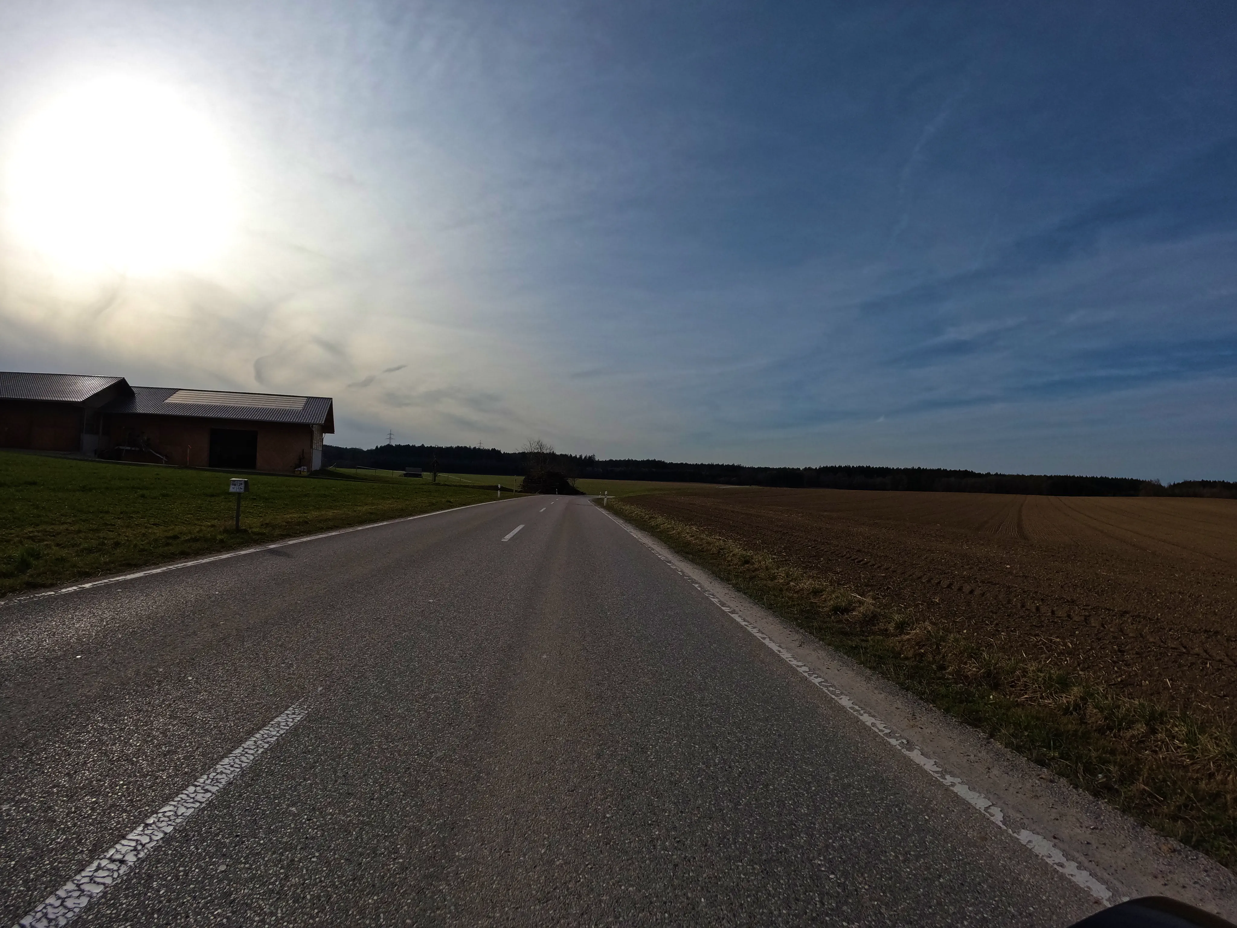 Die Sonne steht tief