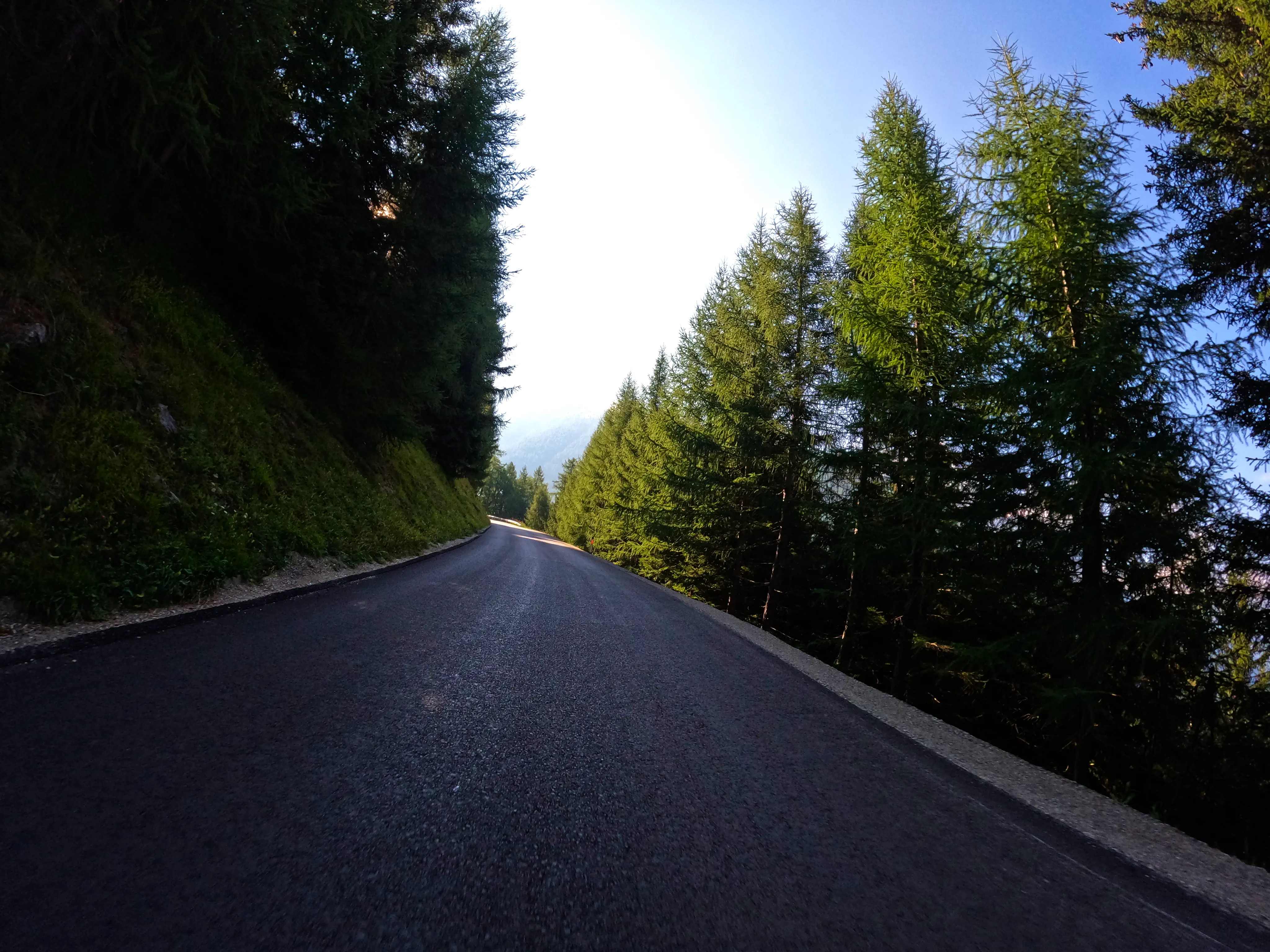 Immerhin, teilweise frisch asphaltiert