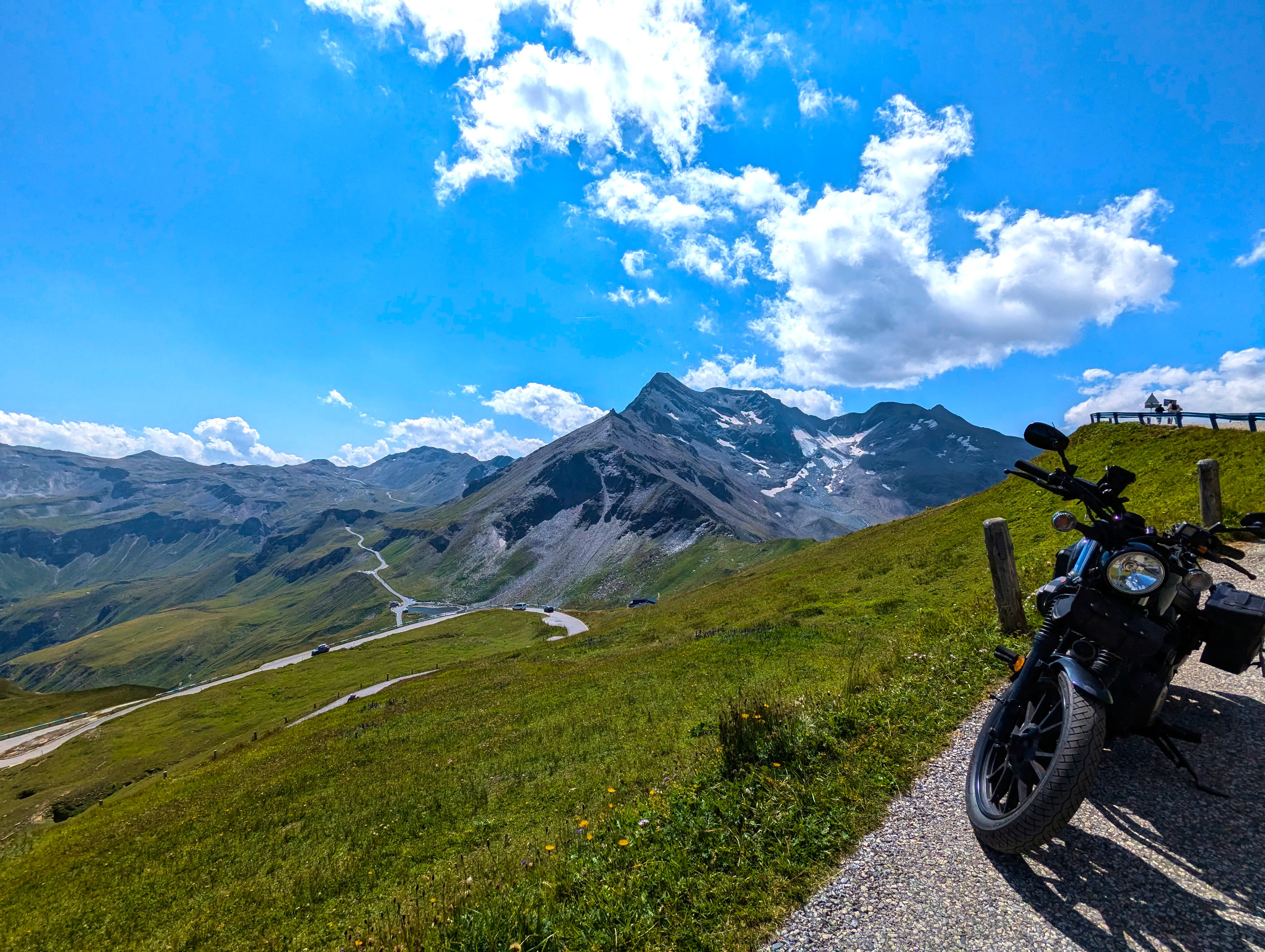 Ausblick unterhalb der Edelweißspitze