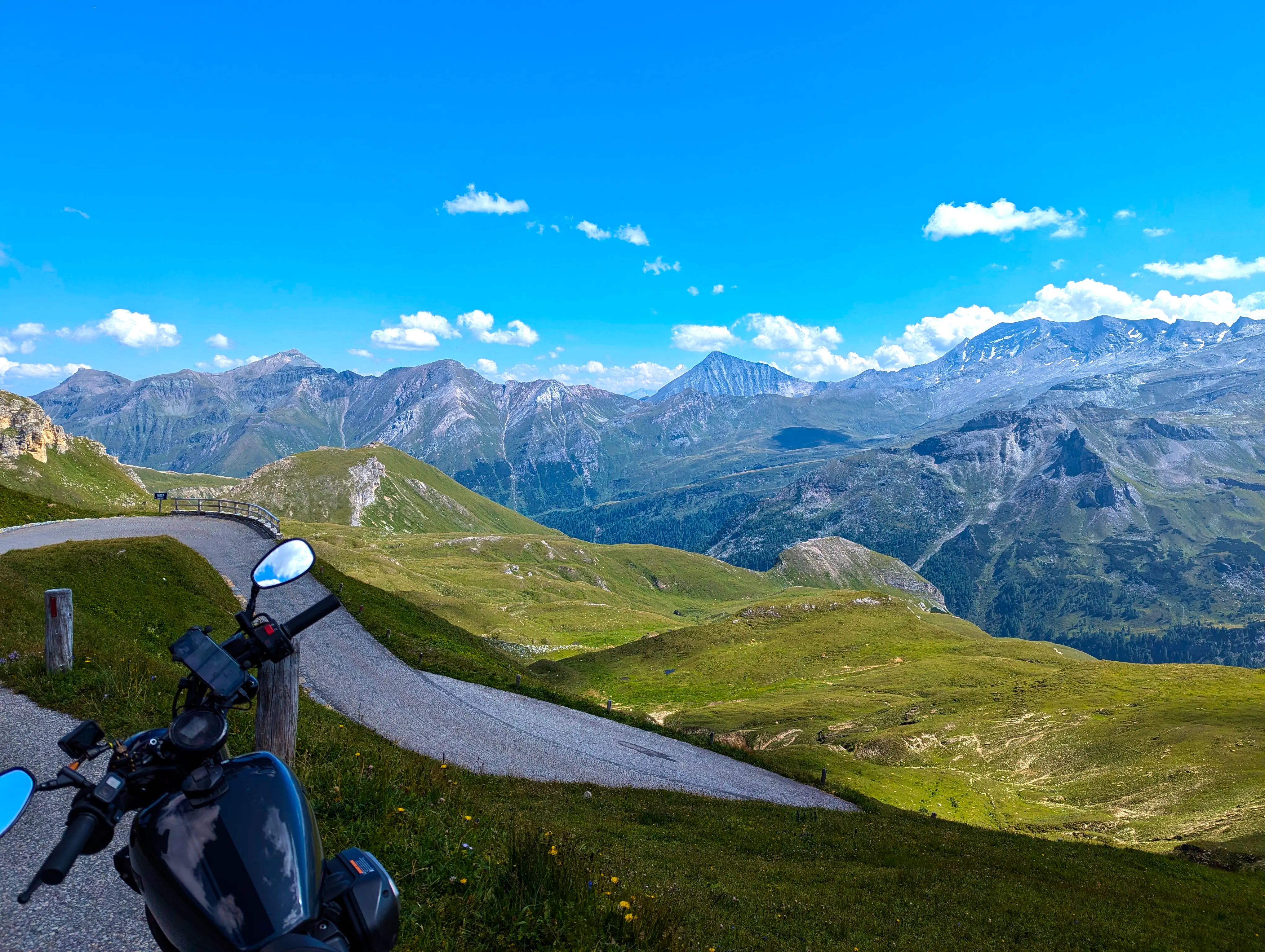 Ausblick unterhalb der Edelweißspitze