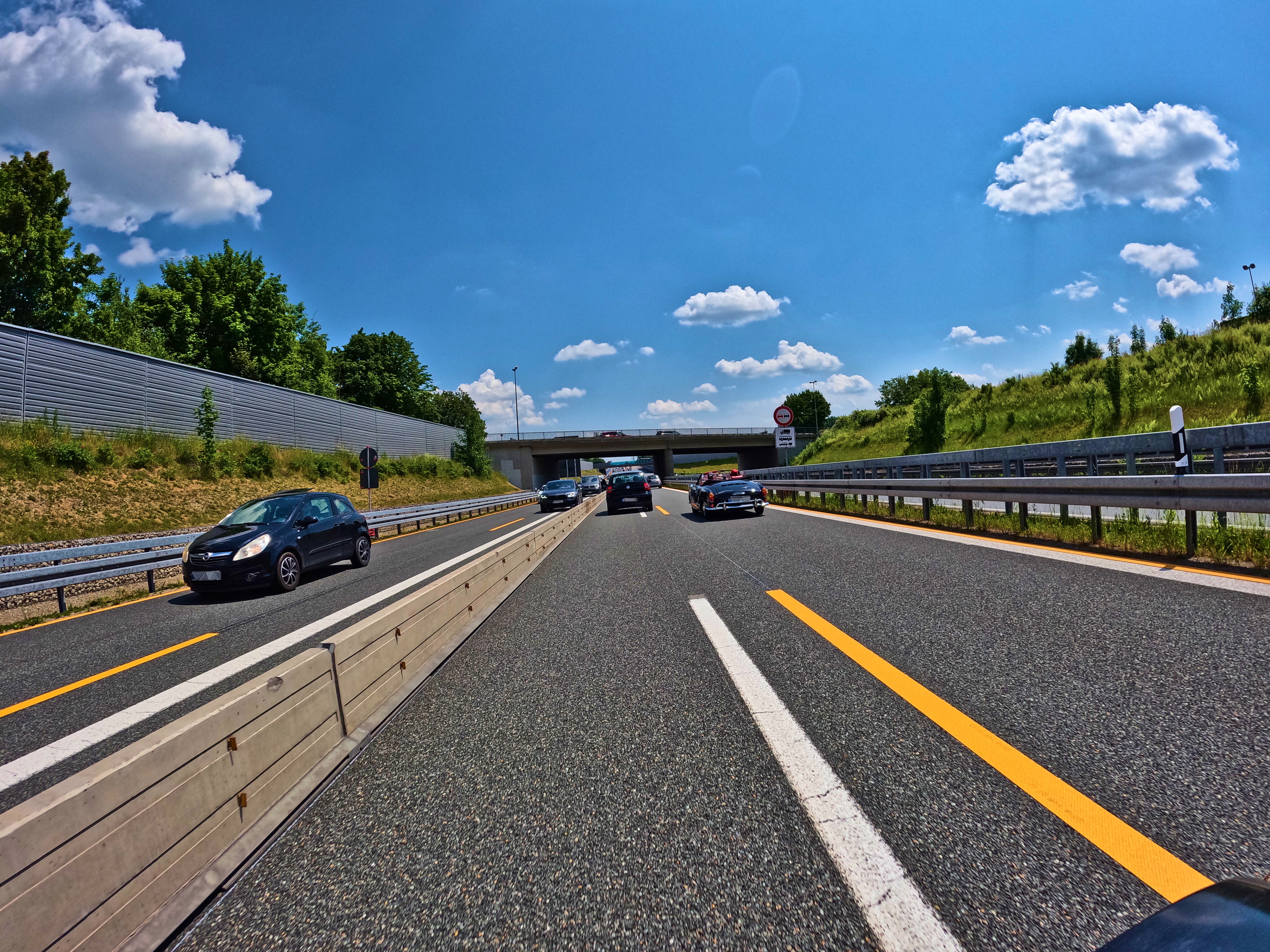 Oldtimer auf der Autobahn