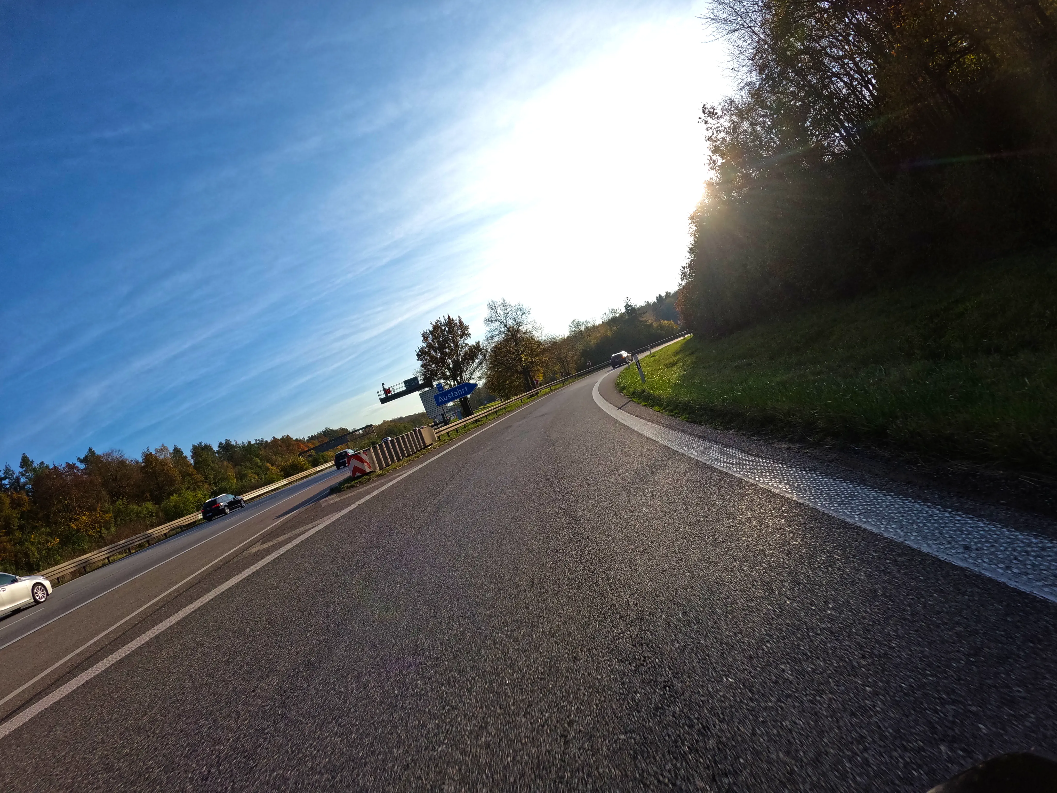 Bei strahlendem Sonnenschein runter von der Autobahn &hellip;