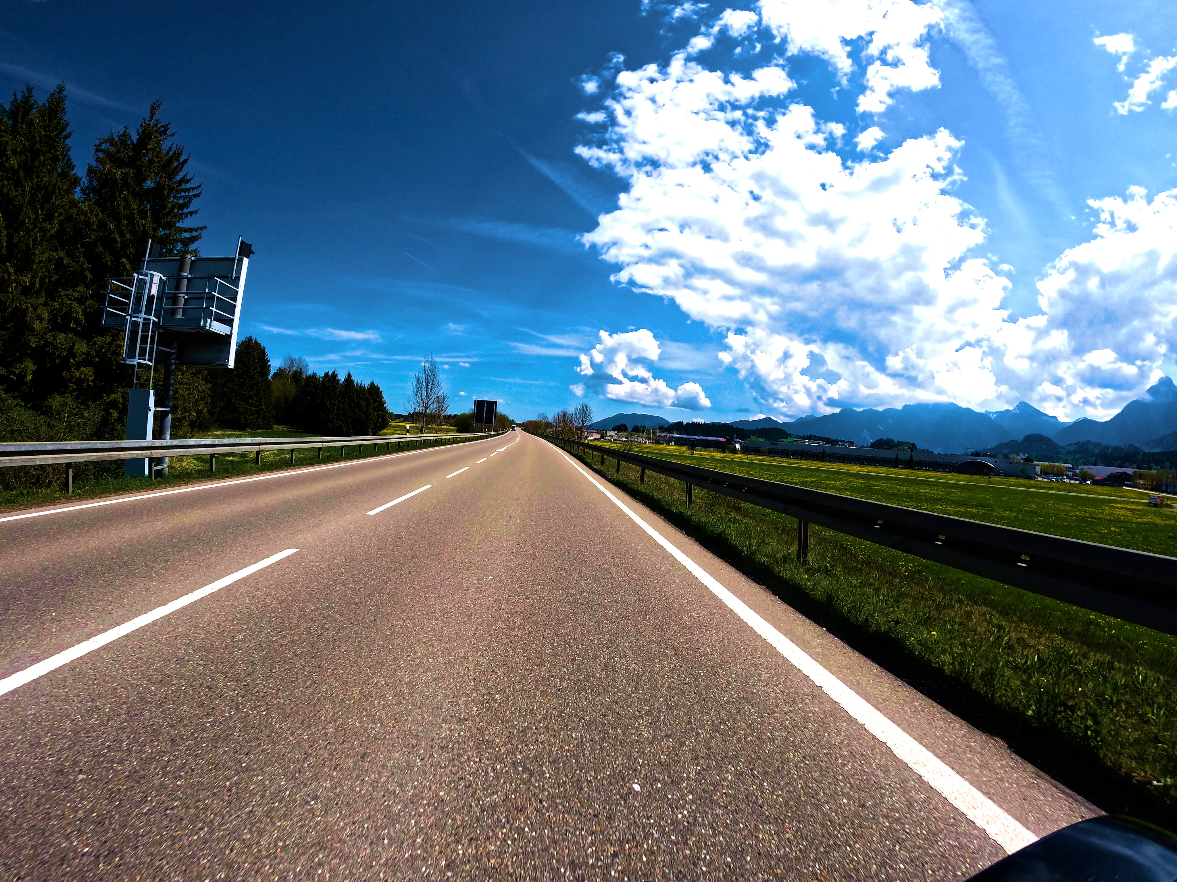 Bundesstraße, vorbei an Füssen