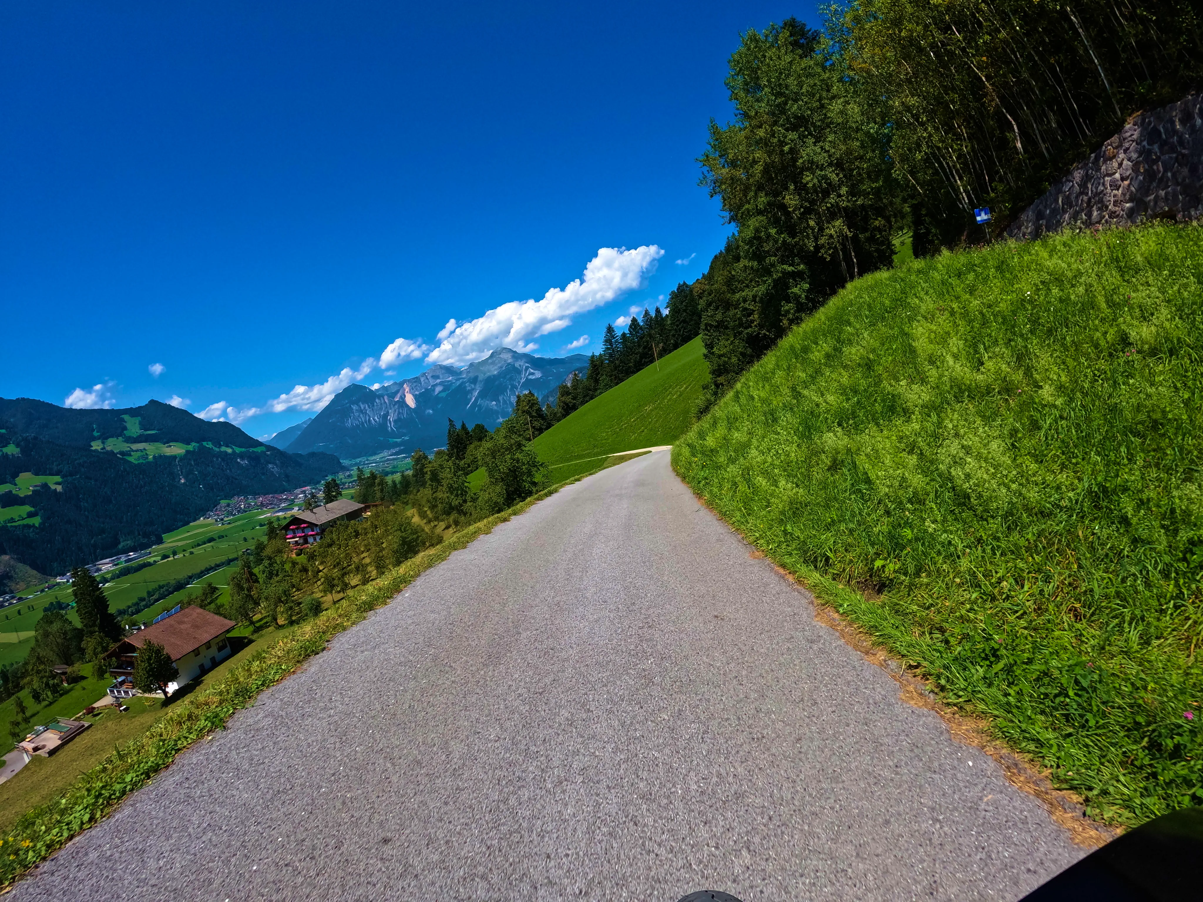 Über schmale &hellip;