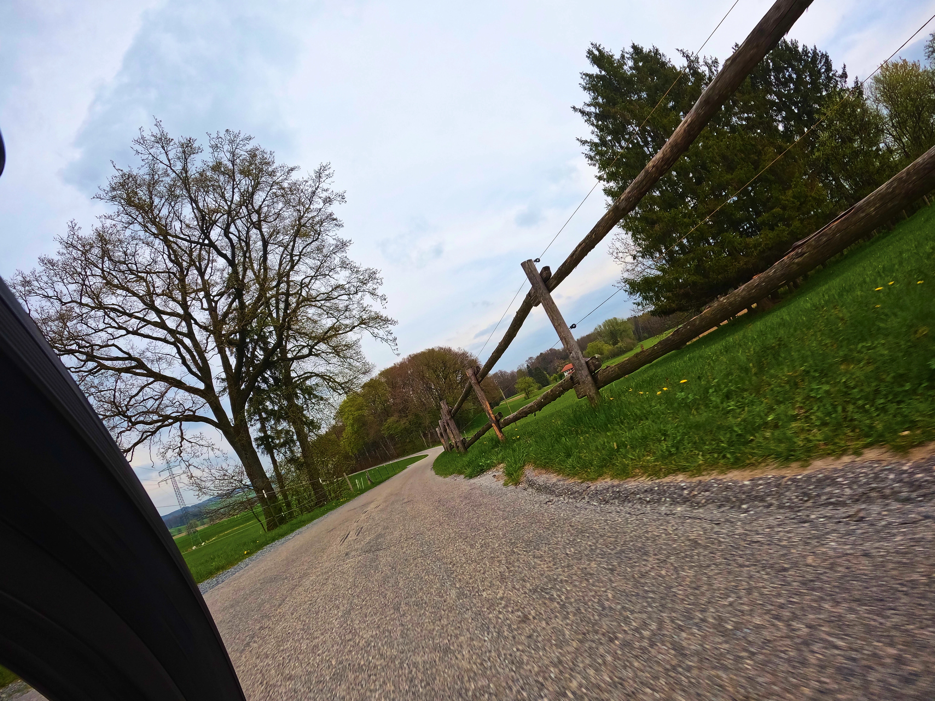 Da hinter dem Wald, da liegt es!