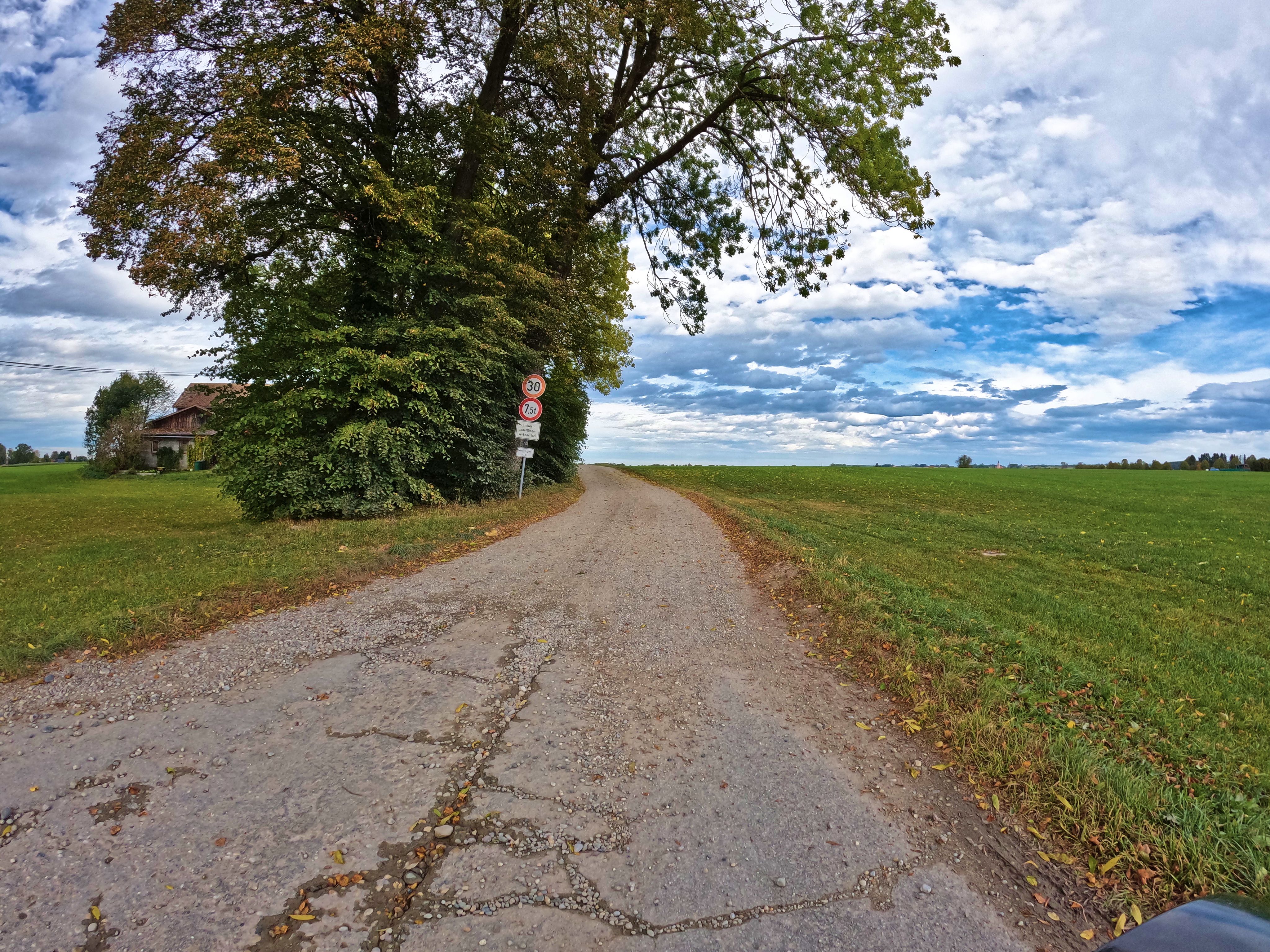 Brüchiger Asphalt &hellip;