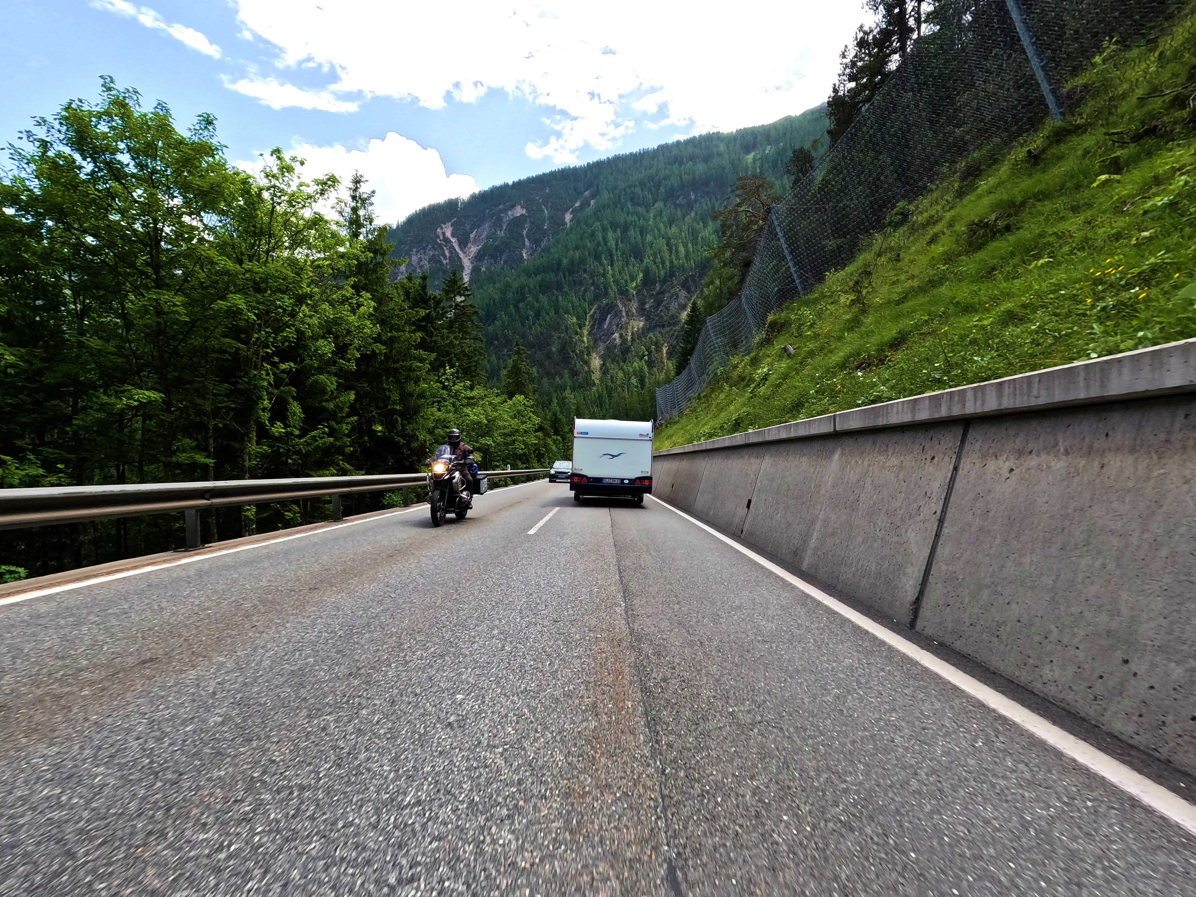 Viel Verkehr am Fernpass