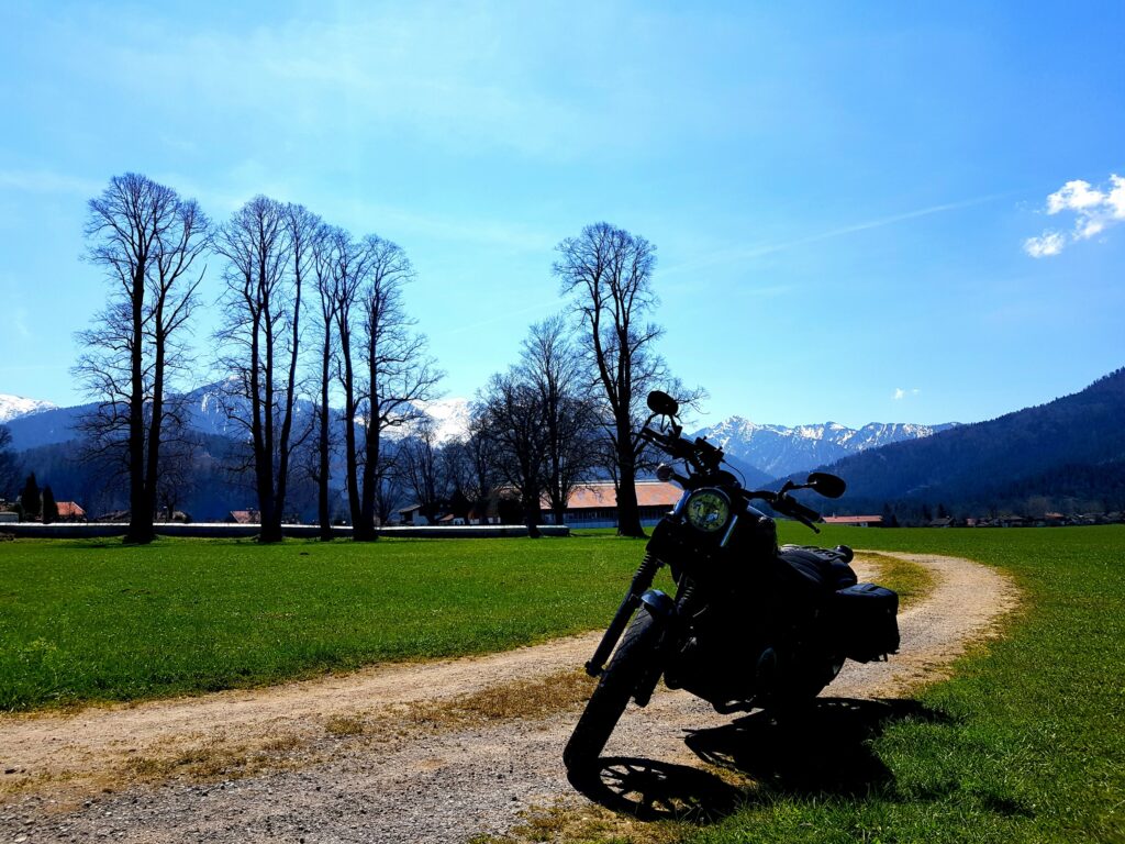 Die Bäume sind noch kahl, das Wetter war schon frühlingshaft.