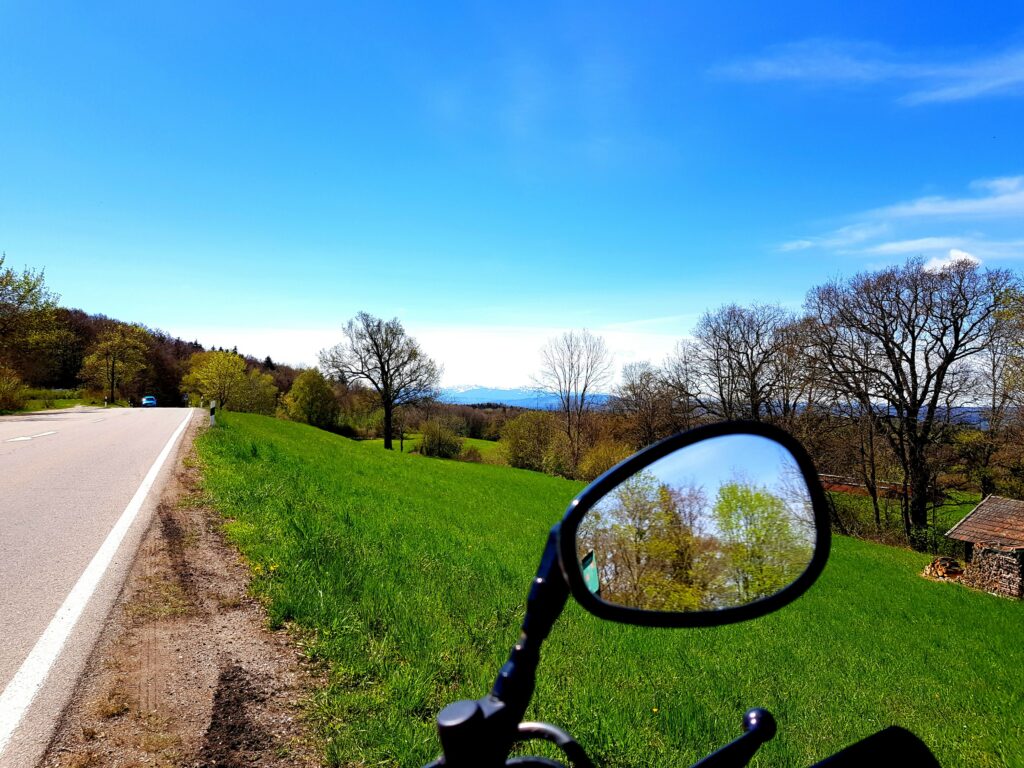 Kurz vor&rsquo;m Ammersee, die Berge fest im Blick.