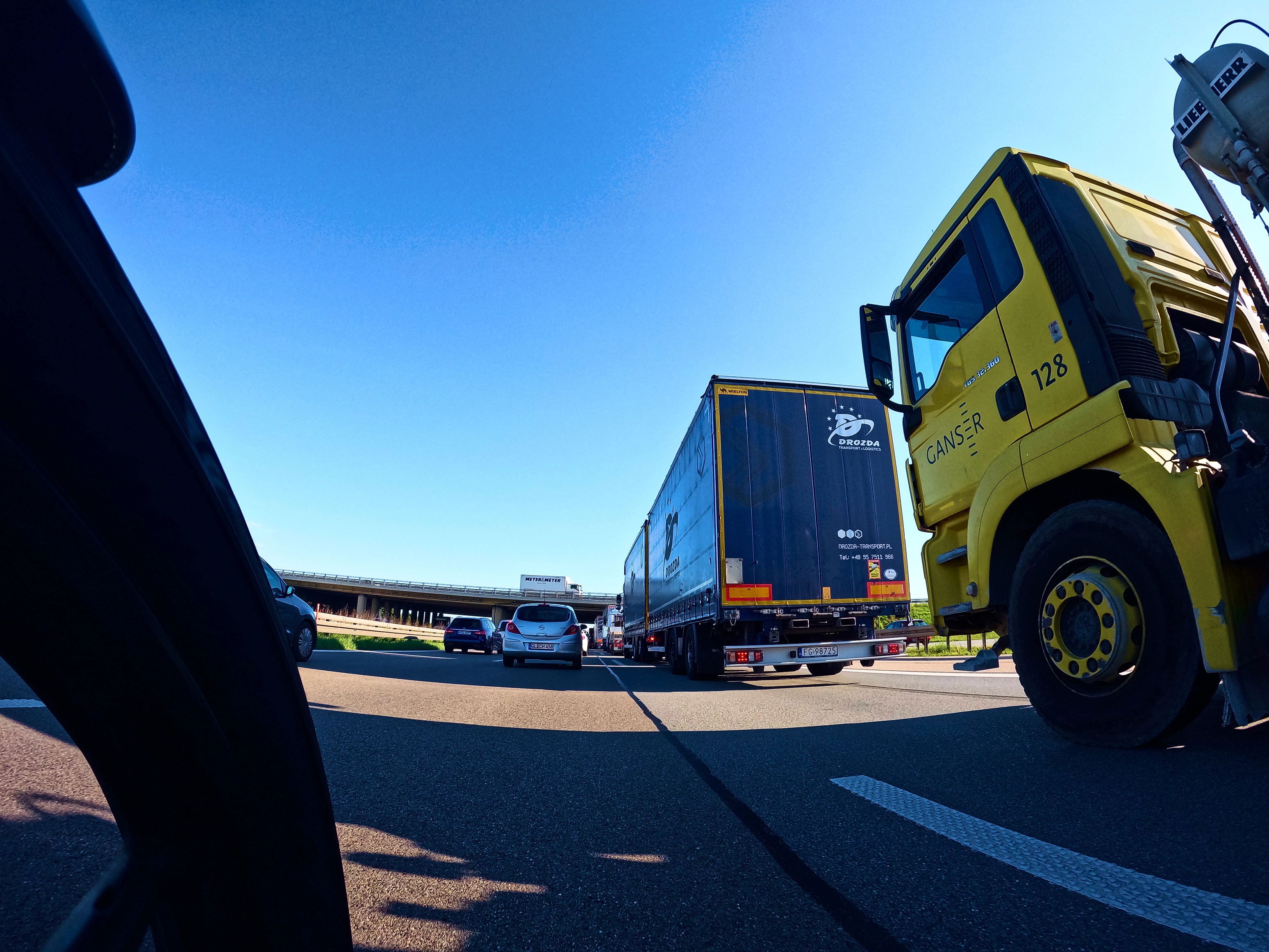 Stau, direkt nach Befahren der Autobahn