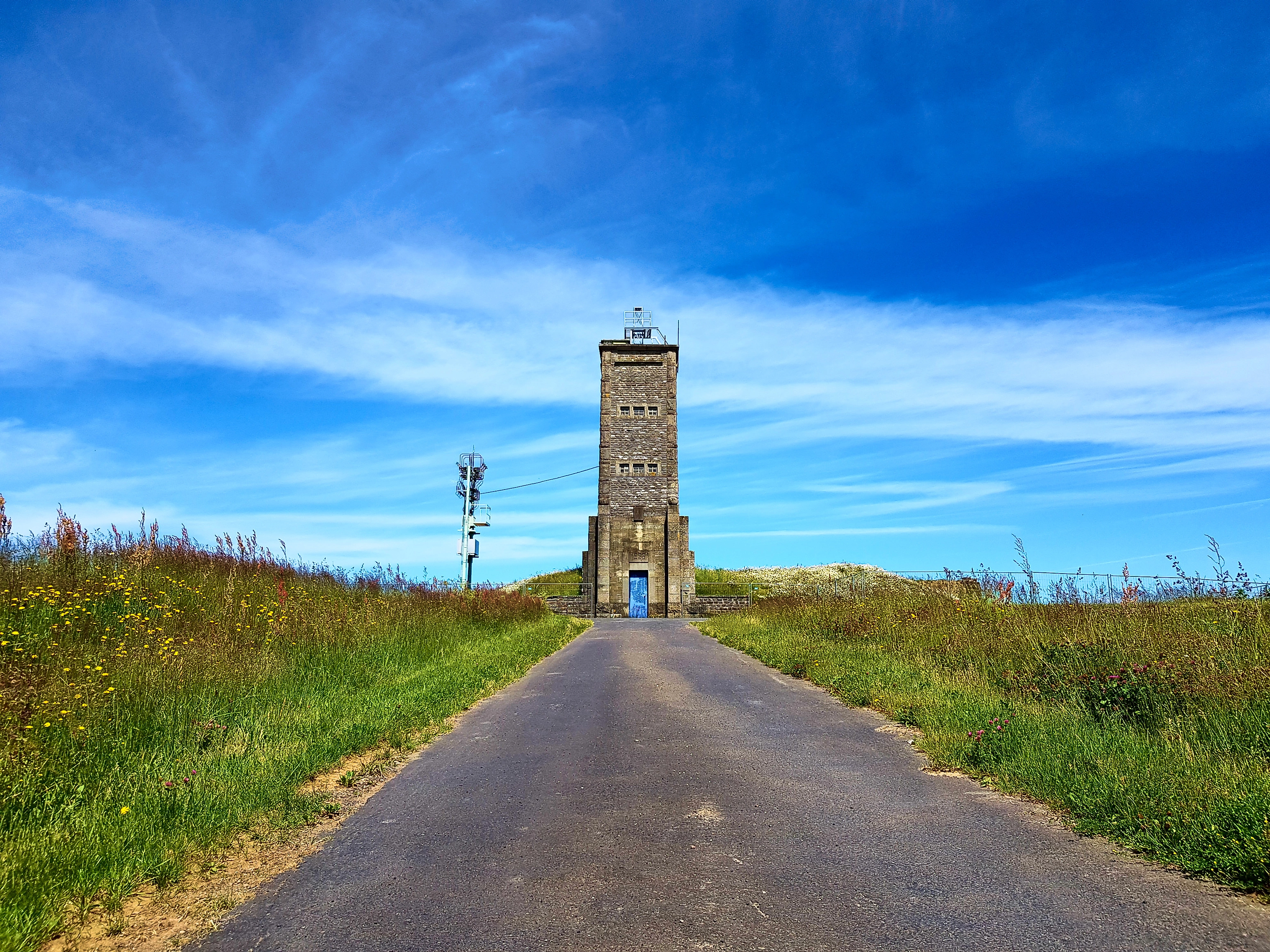 Ohne Motorrad, nur der Turm