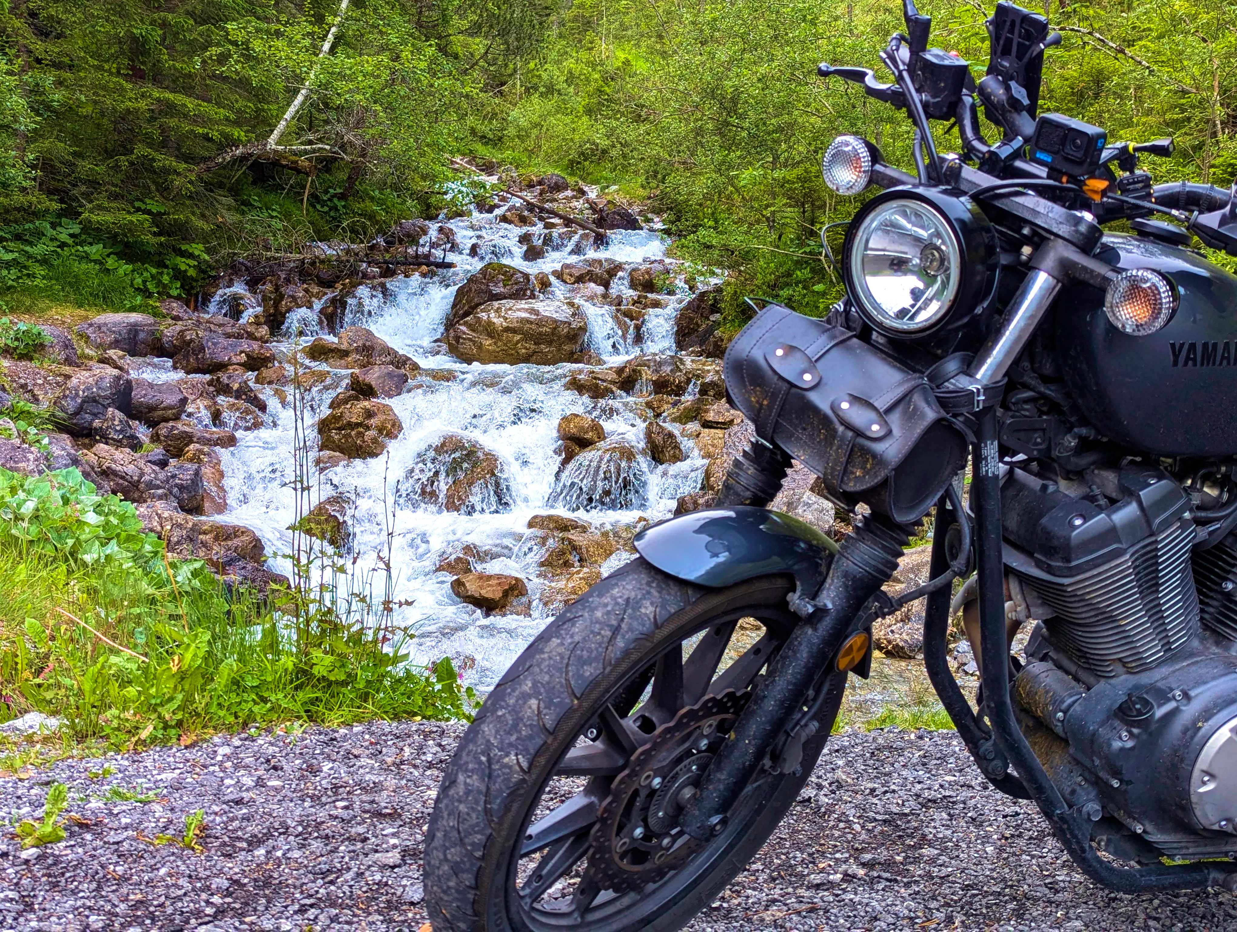 Ein dreckiges Motorrad &hellip;