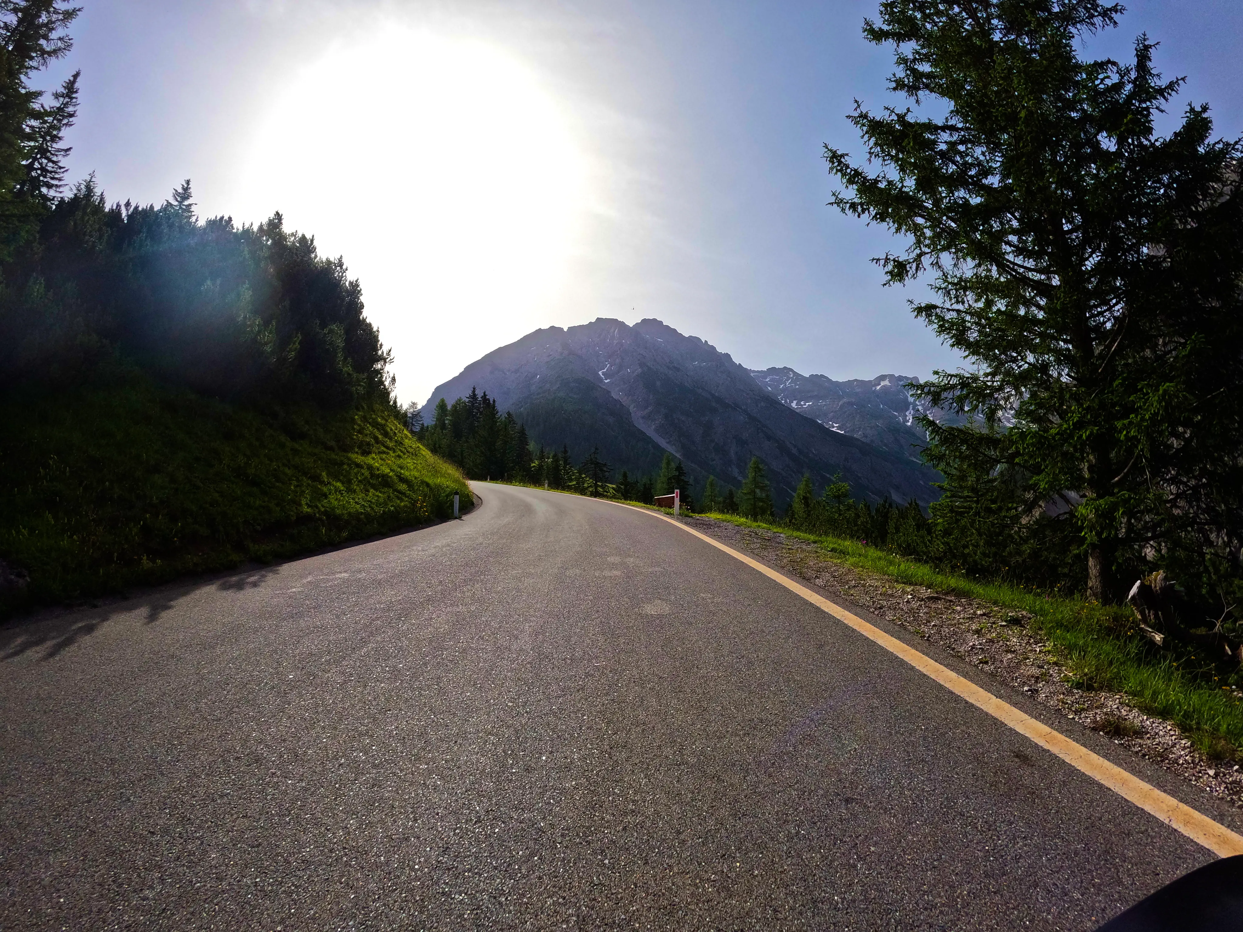 Die Passhöhe nähert sich