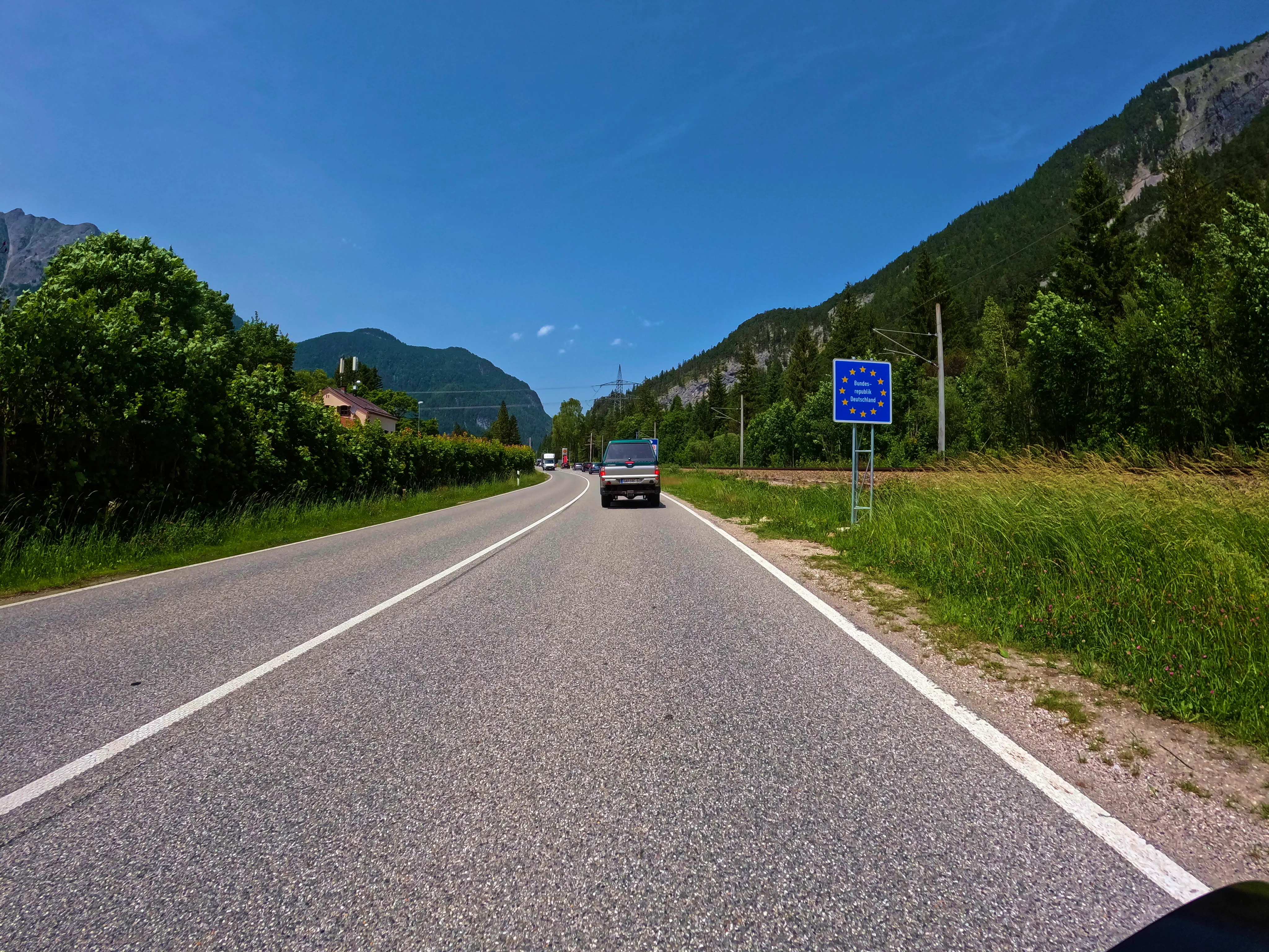 Stau zur Grenze hin &hellip;