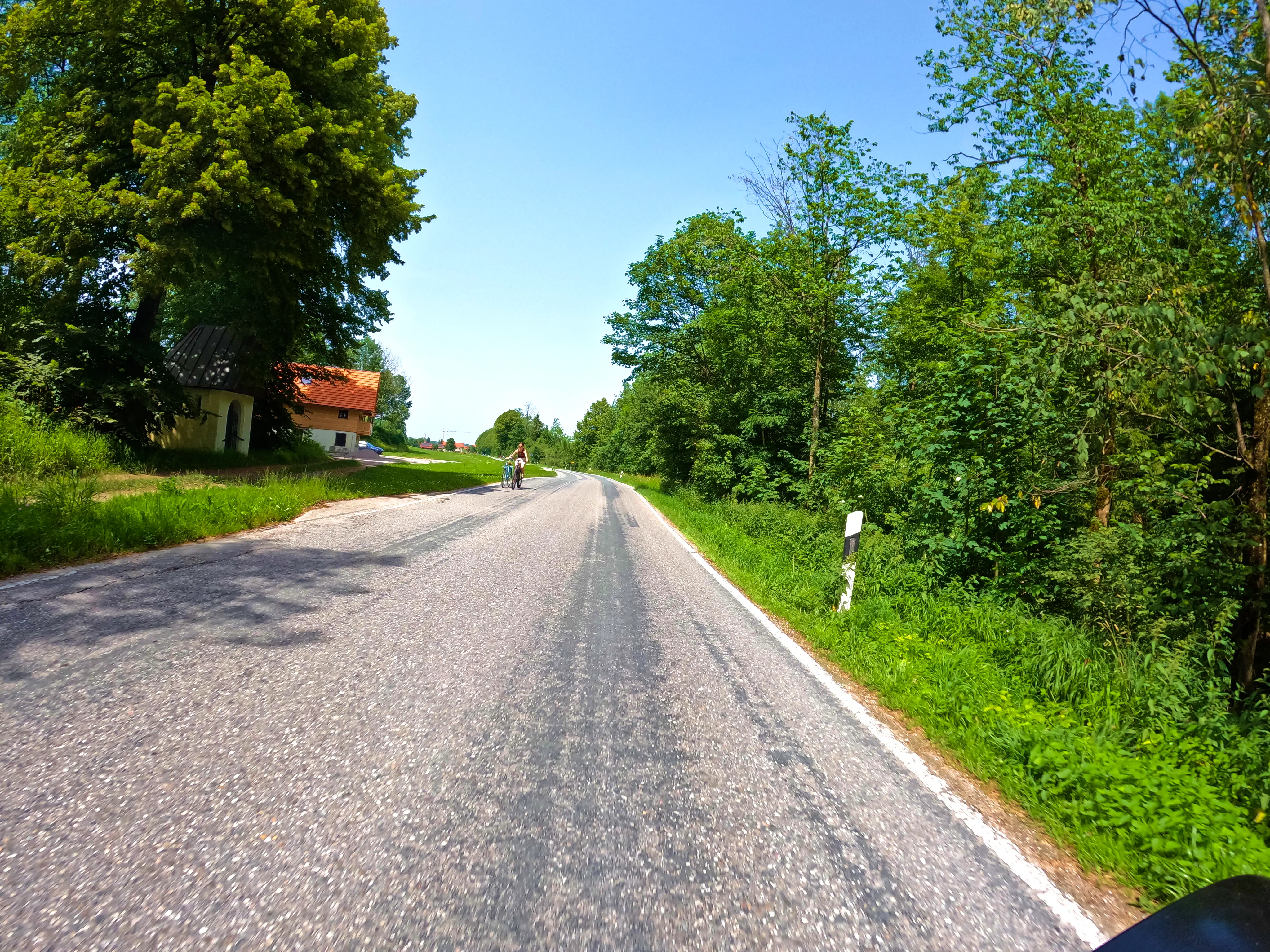 2 Fahrräder, 1 Fahrer