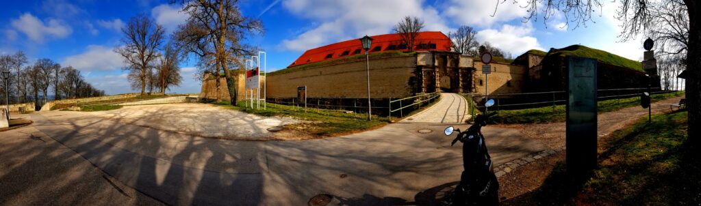 Panorama am Eingang zur Wülzburg