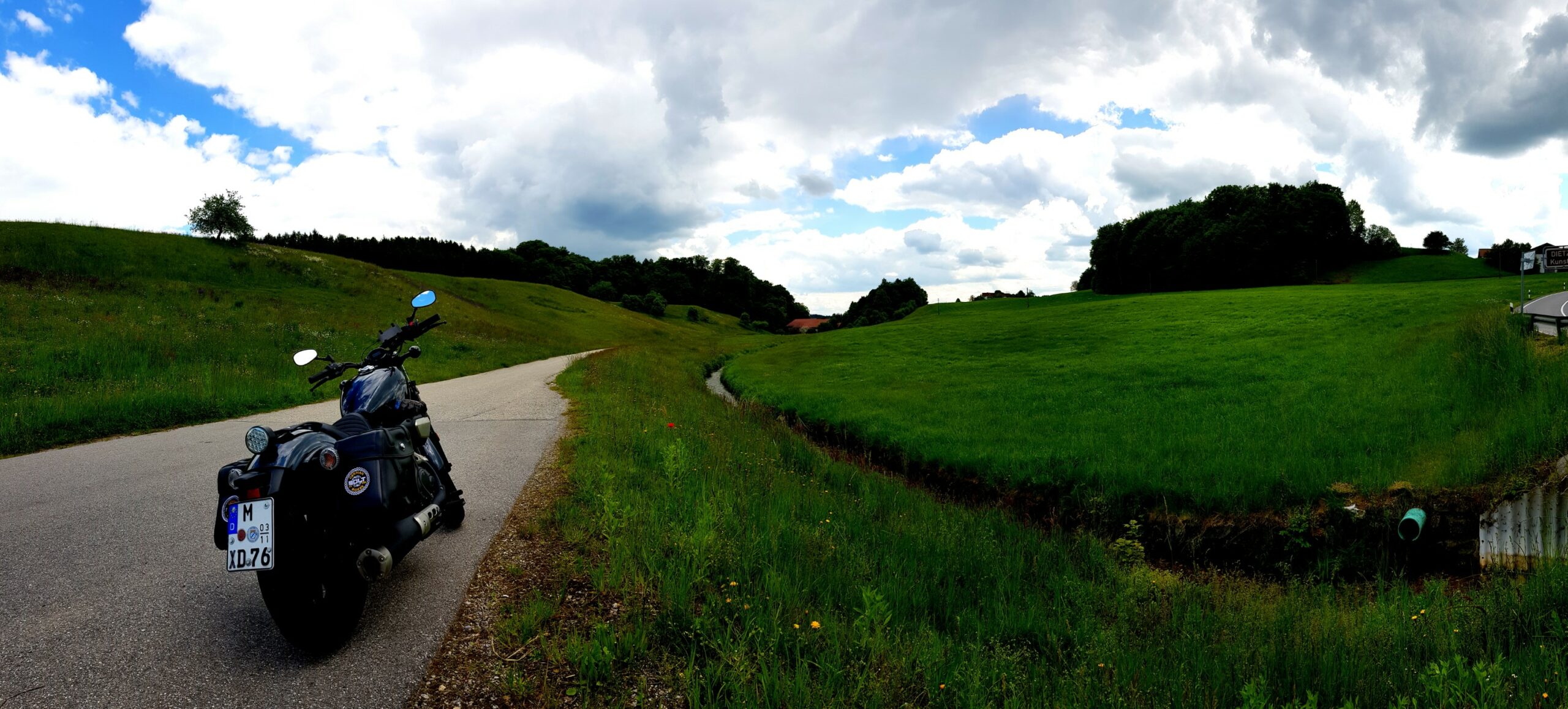 Zwischen Haag und Inn: Die Wolken werden dunkler, es tröpfelt!