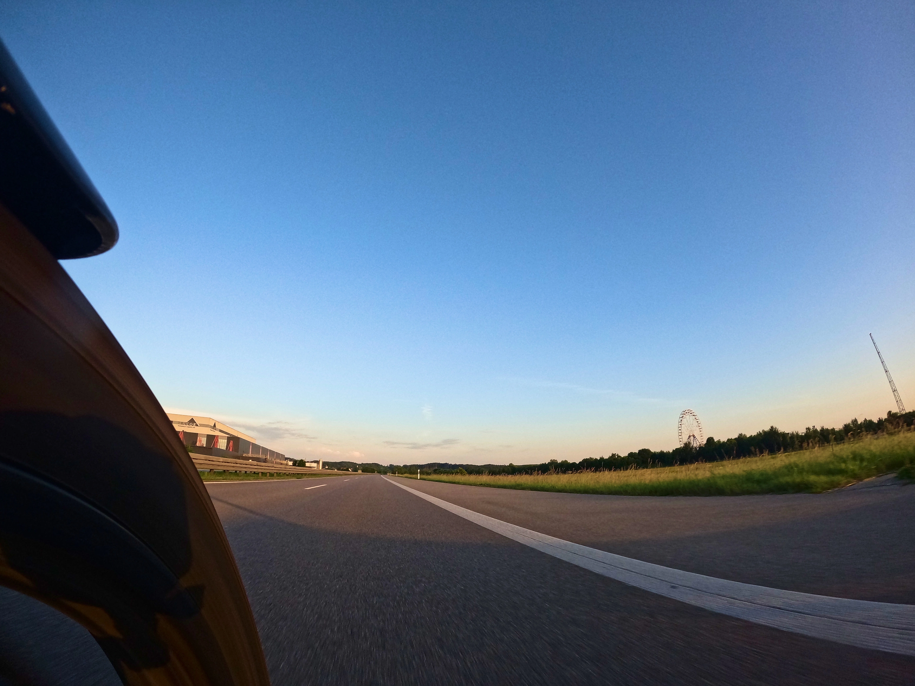 Vorbei am Skyline-Park