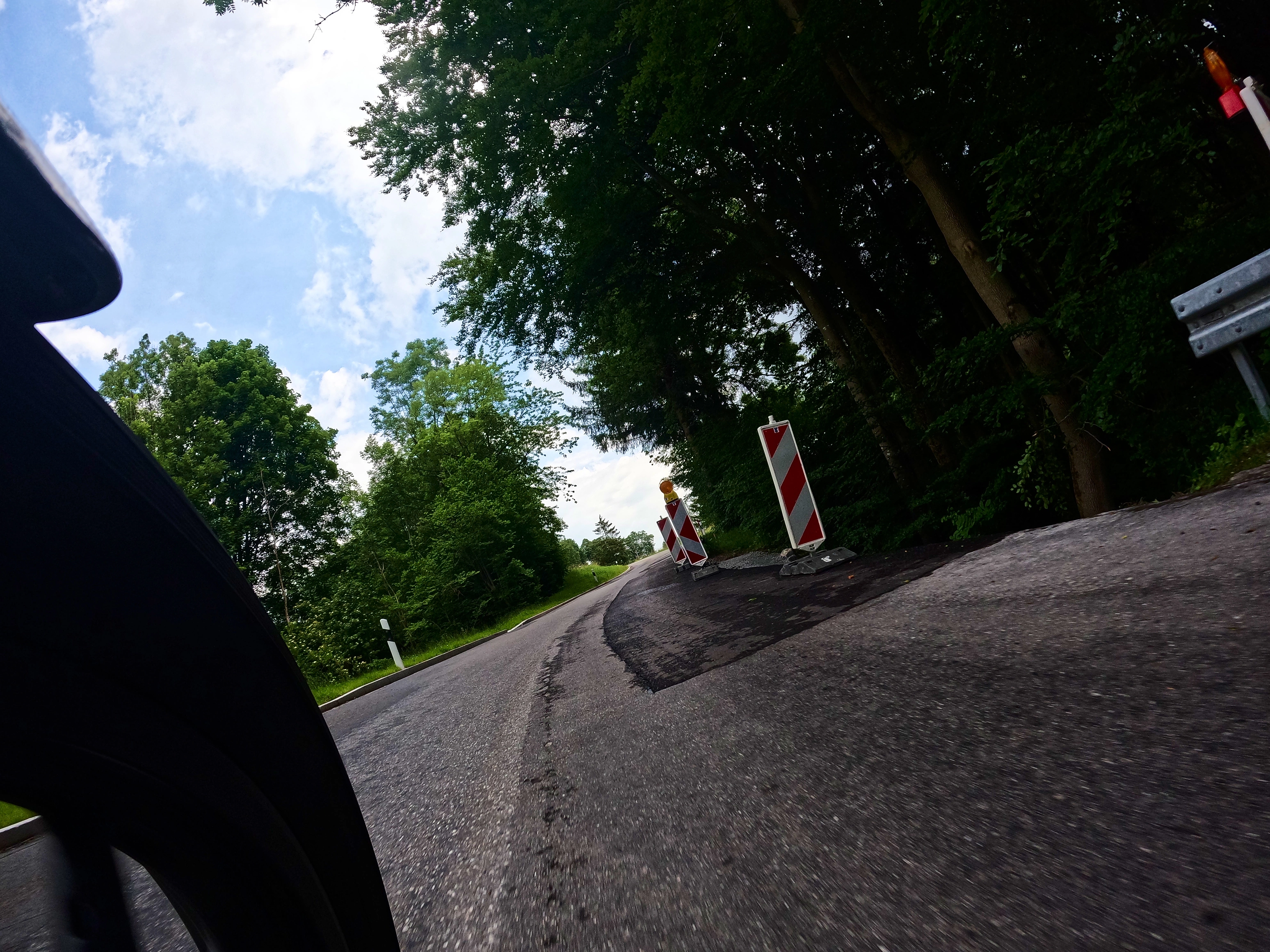 Auffahrt zum Hohen Peissenberg - da fehlt was von der Straße&hellip;