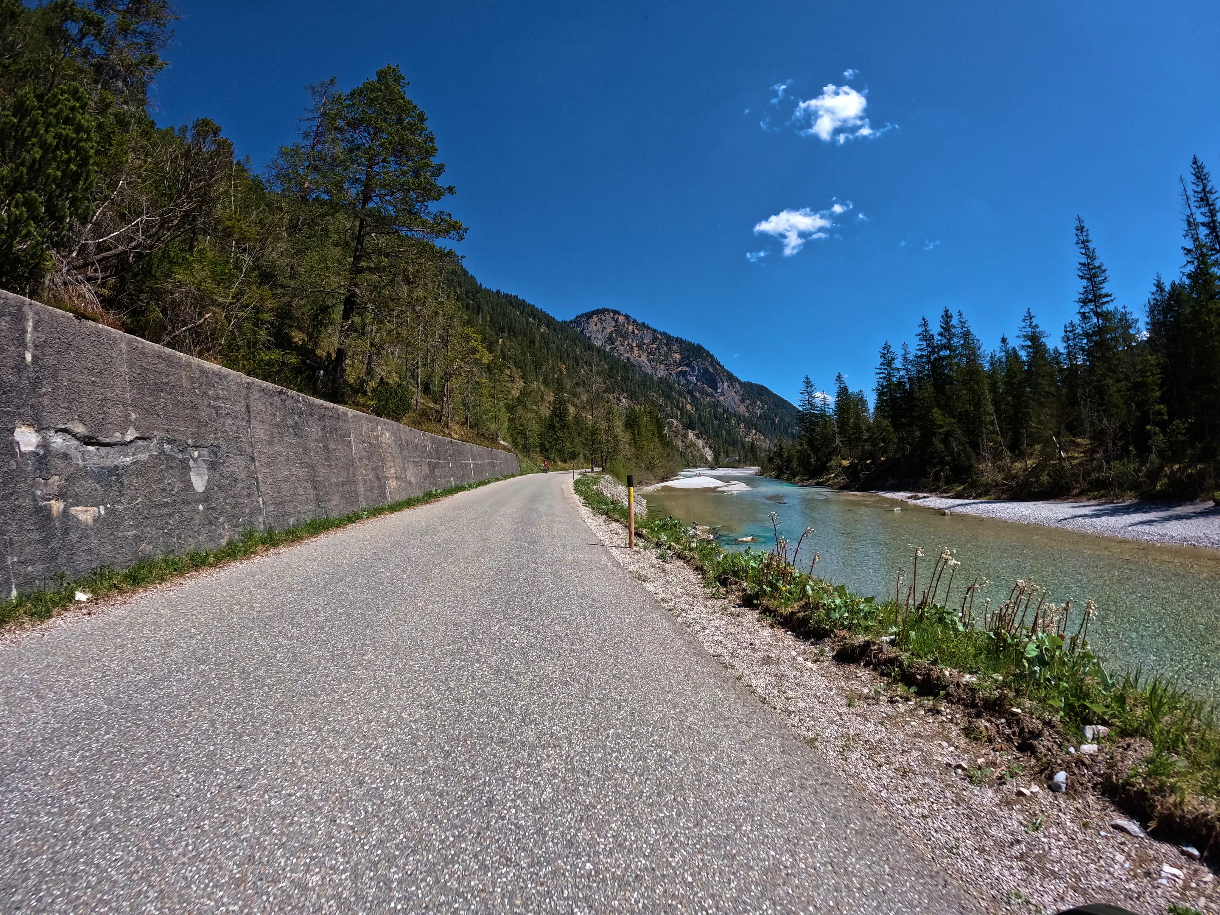 &hellip; entlang &hellip;